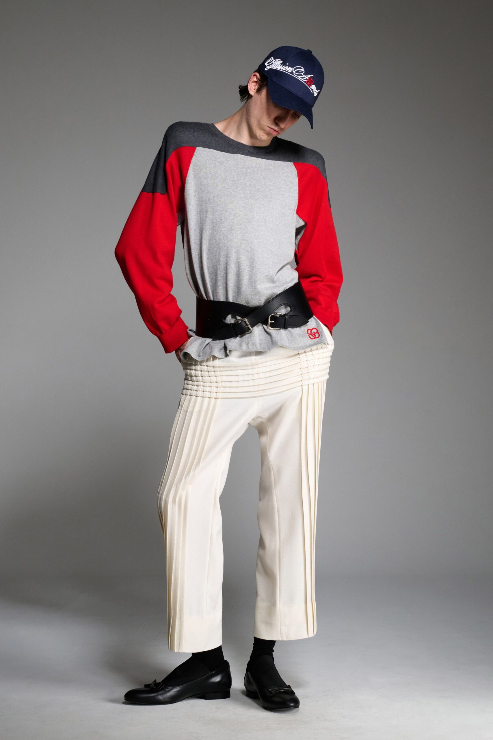 gray cotton long-sleeve collared relaxed color-blocked top