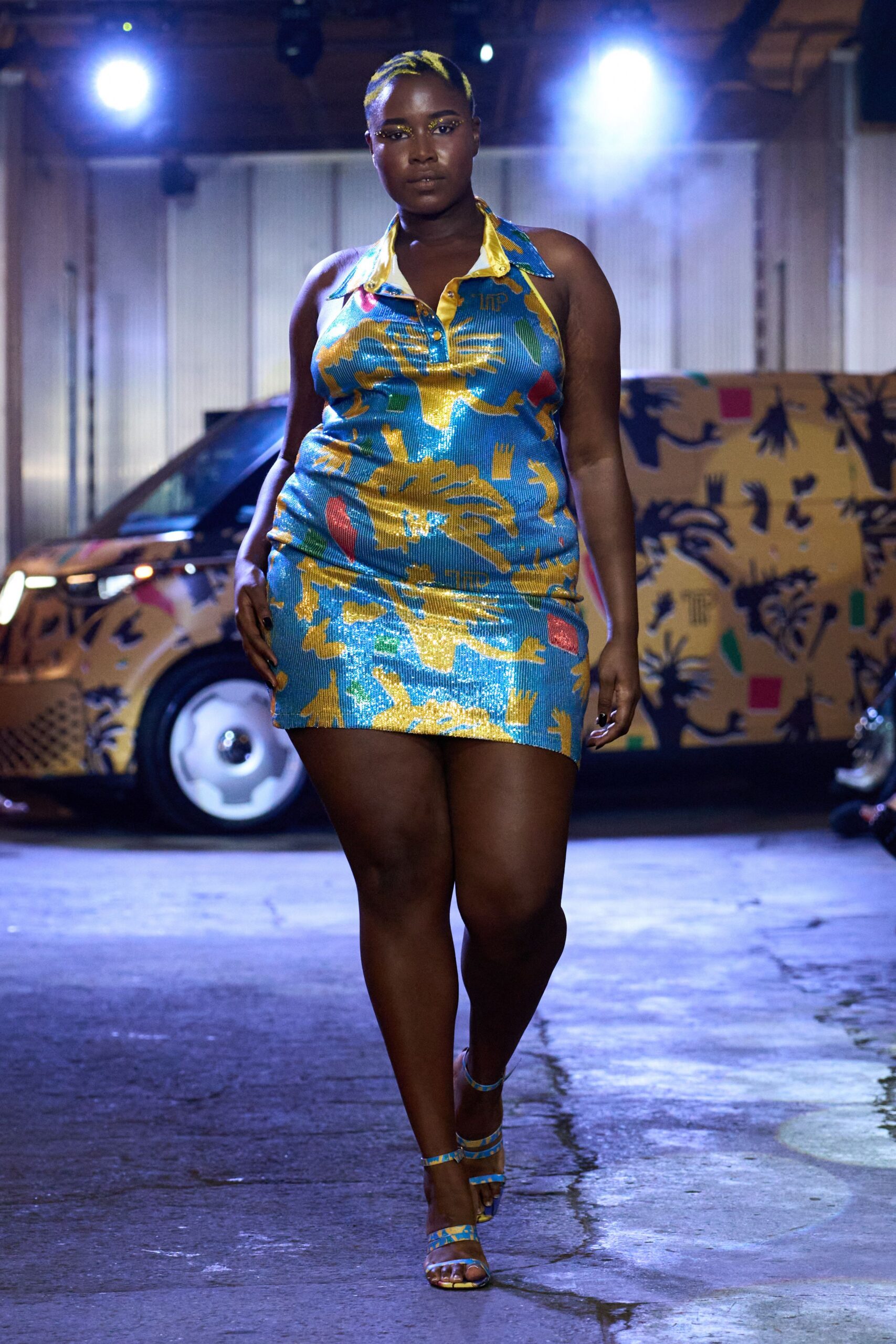 blue silk sleeveless collared fitted printed shiny mini-dress