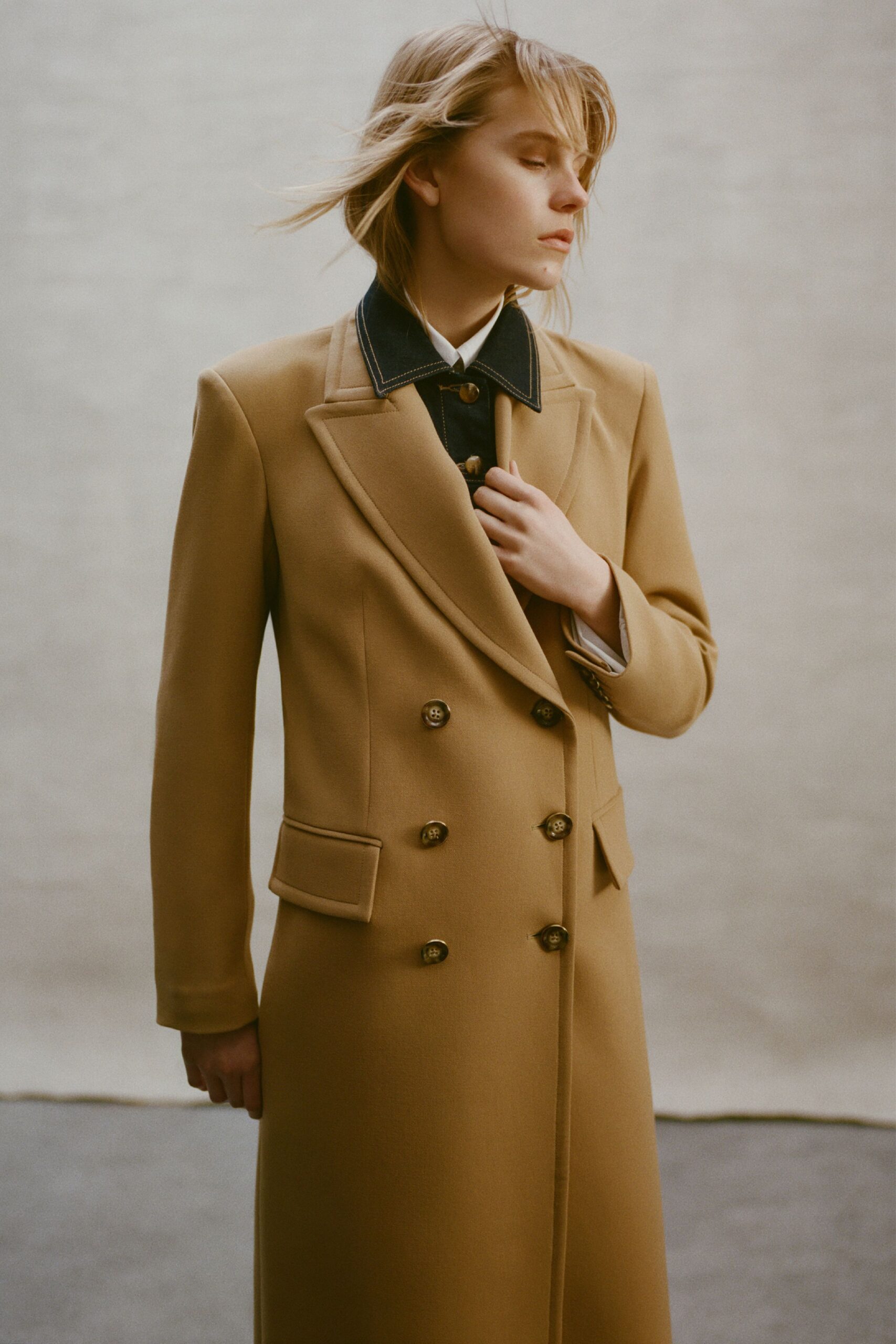 beige wool long-sleeve collared tailored coat