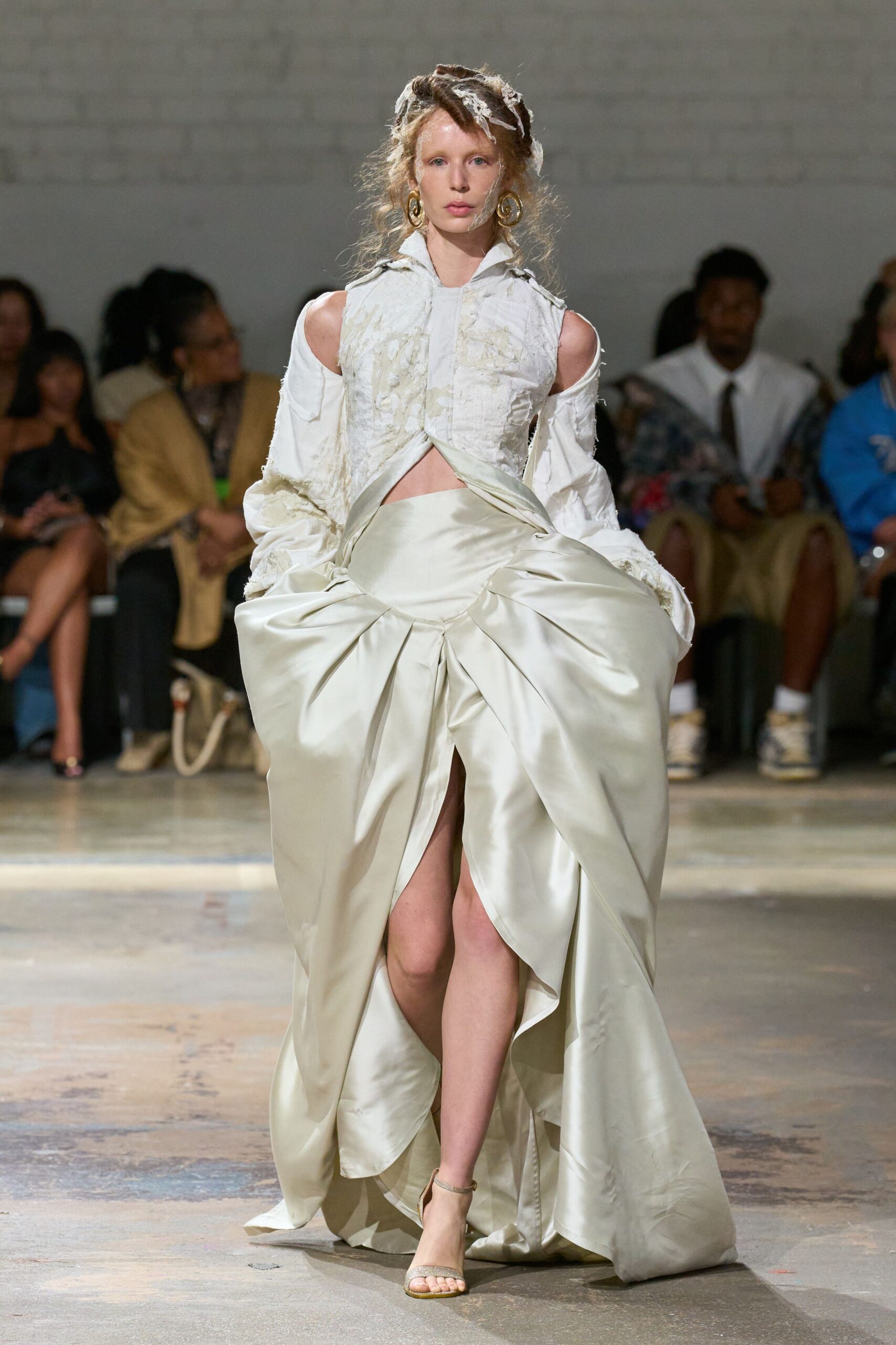 ivory silk slit fitted high-waisted pleated flowing skirt