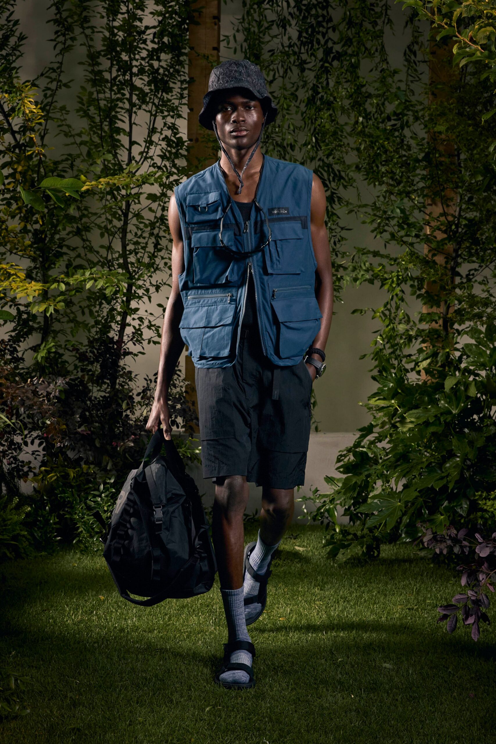 blue cotton sleeveless relaxed pockets vest