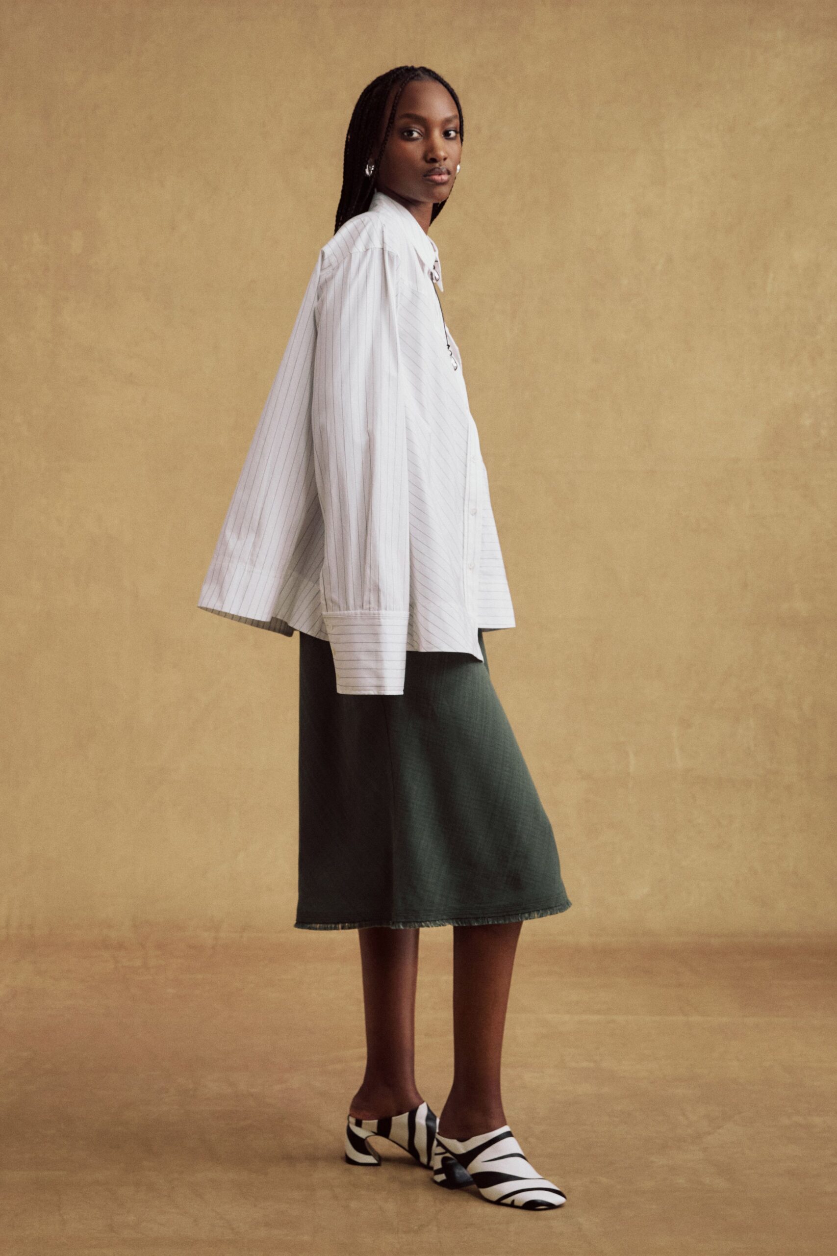 white cotton long-sleeve collared oversized striped shirt