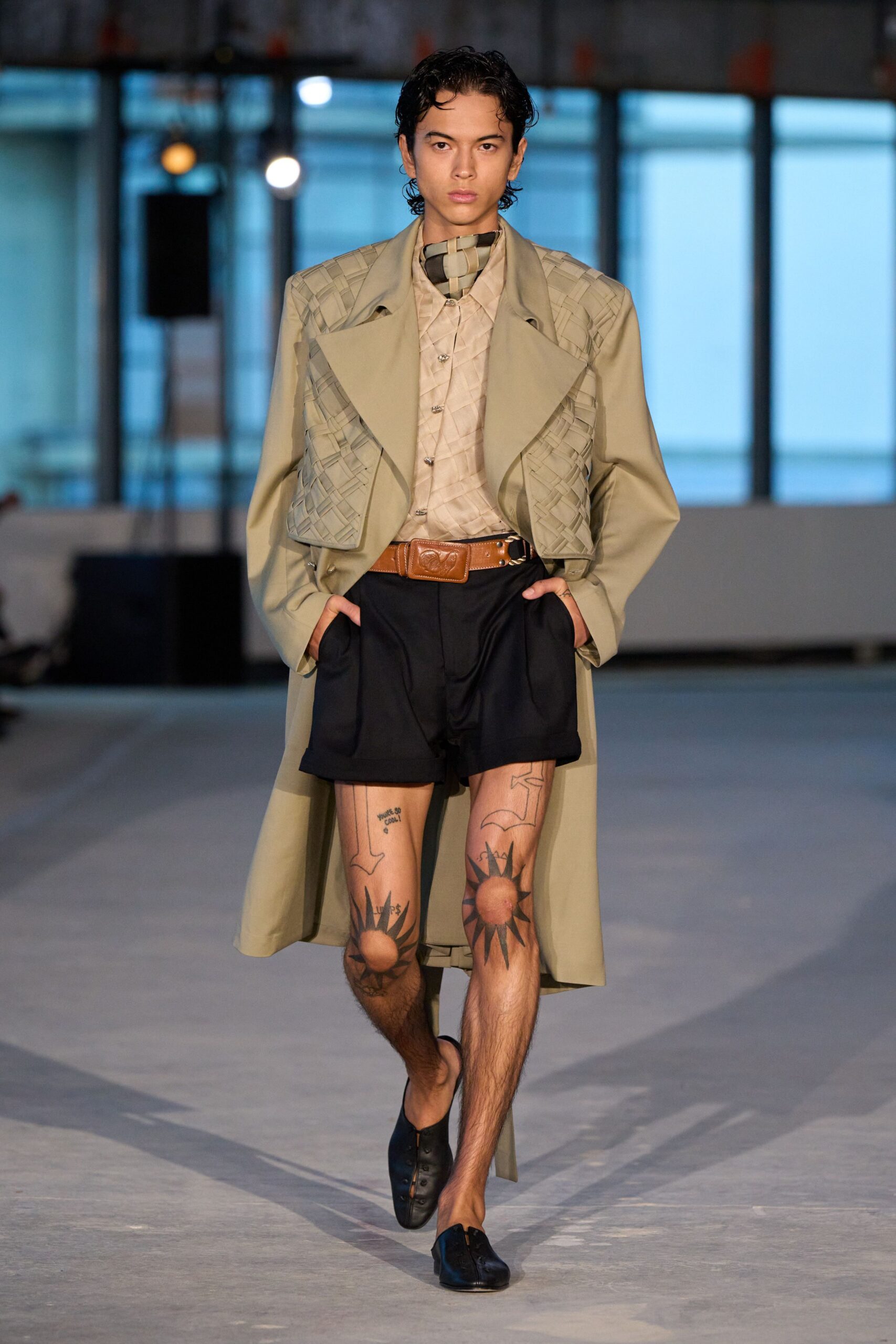 beige cotton long-sleeve collared relaxed zippered layered coat