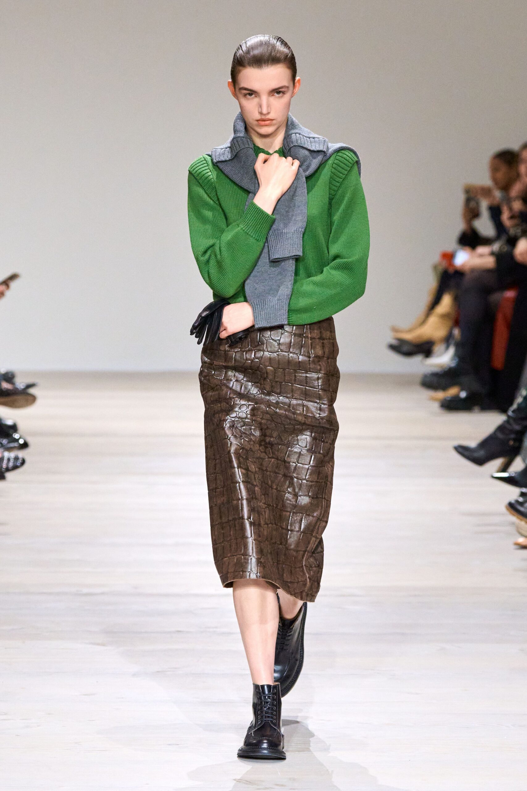 green wool long-sleeve collared fitted ribbed sweater