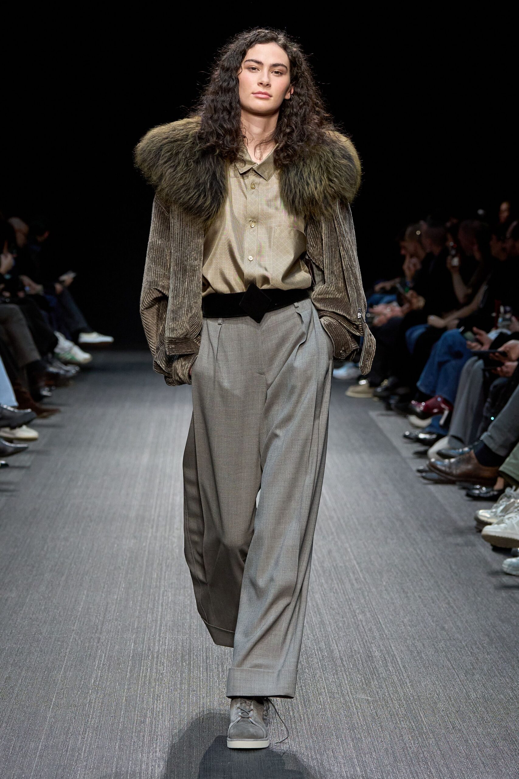 gray velvet long-sleeve structured pleated jacket