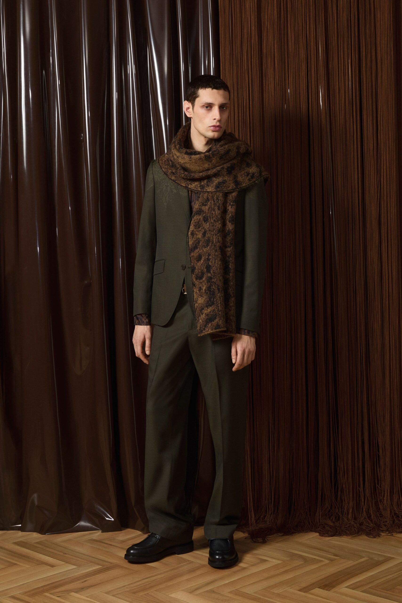 green wool long-sleeve collared tailored suit
