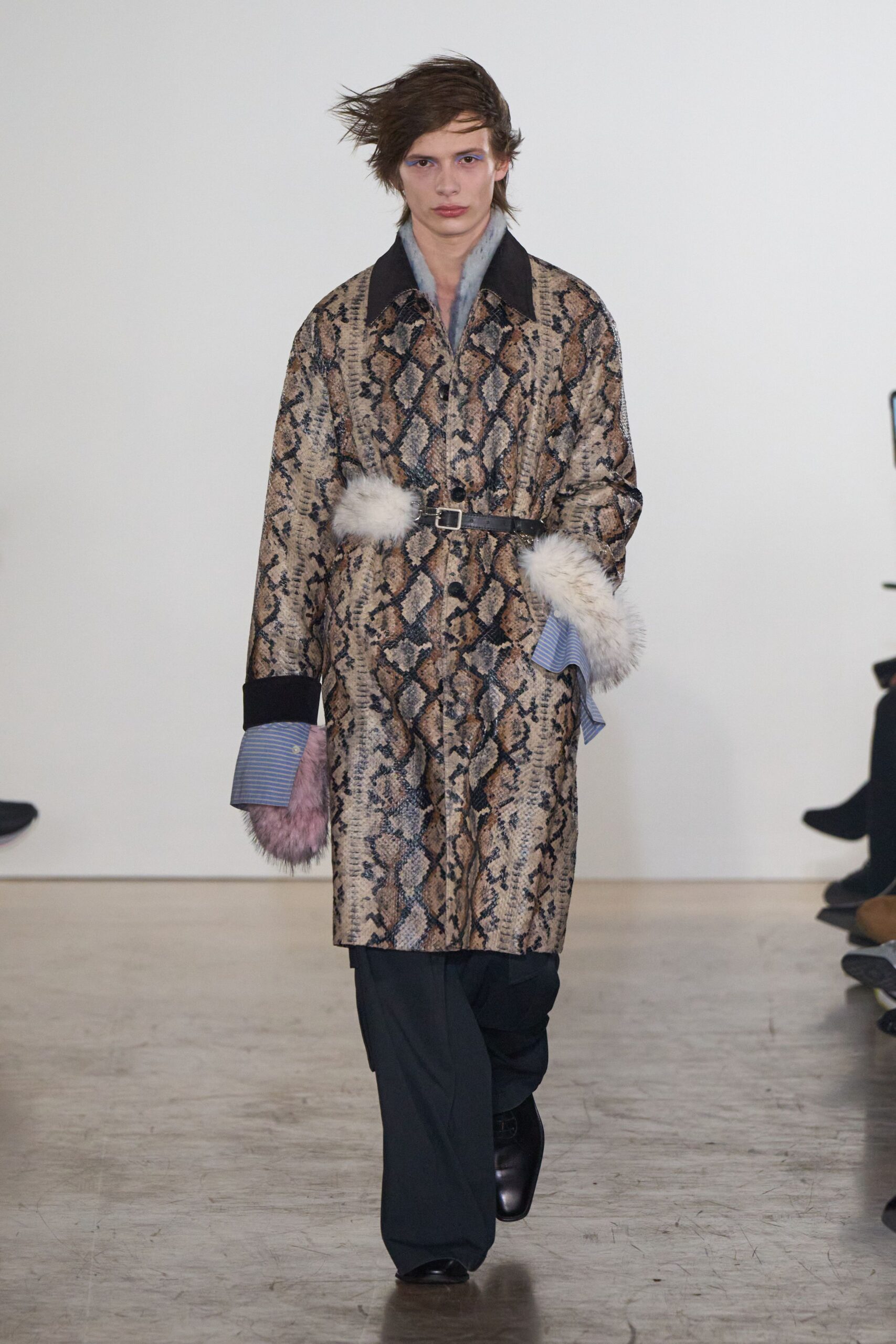 brown fur long-sleeve collared relaxed printed belted coat