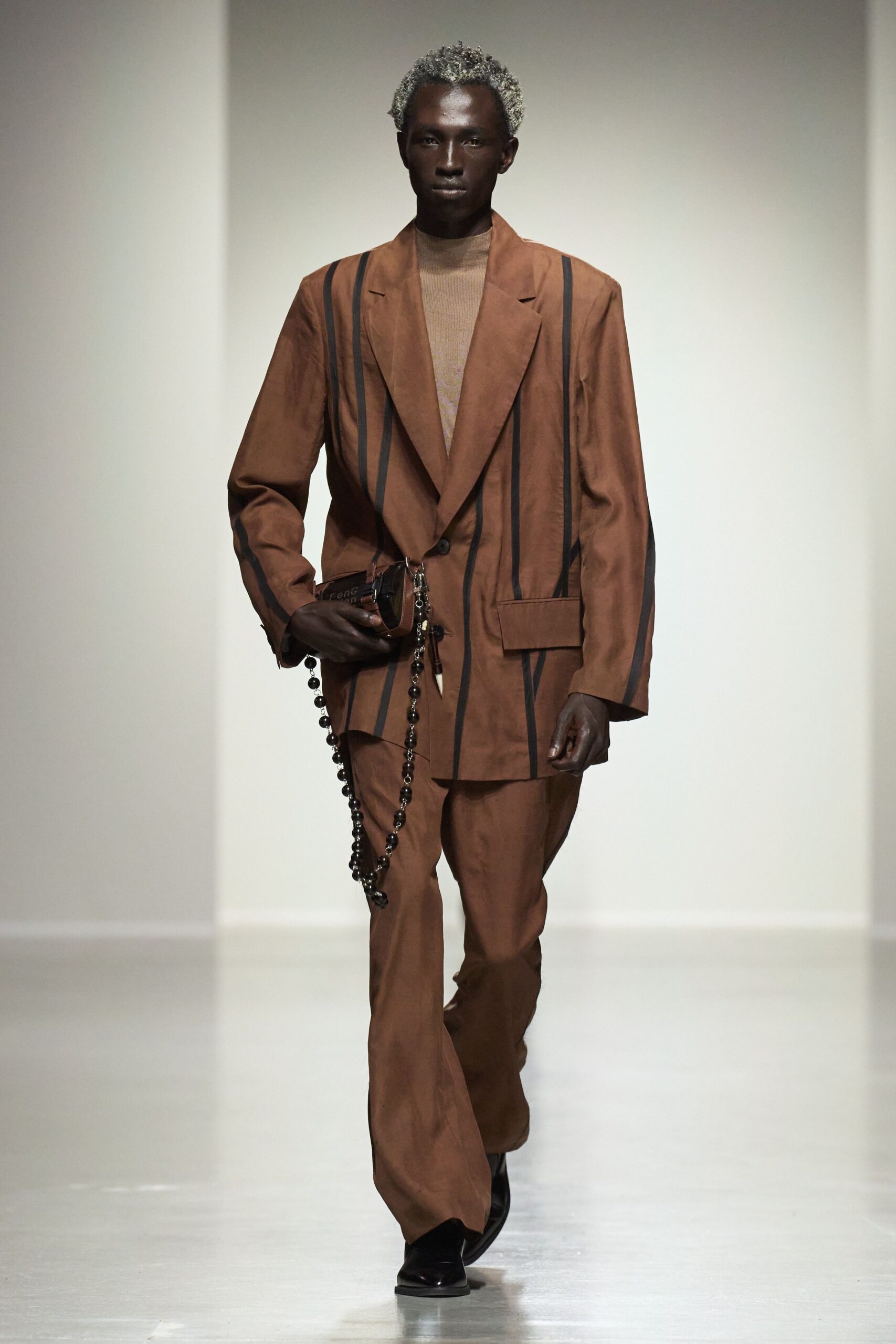 brown cotton long-sleeve collared tailored buttoned suit