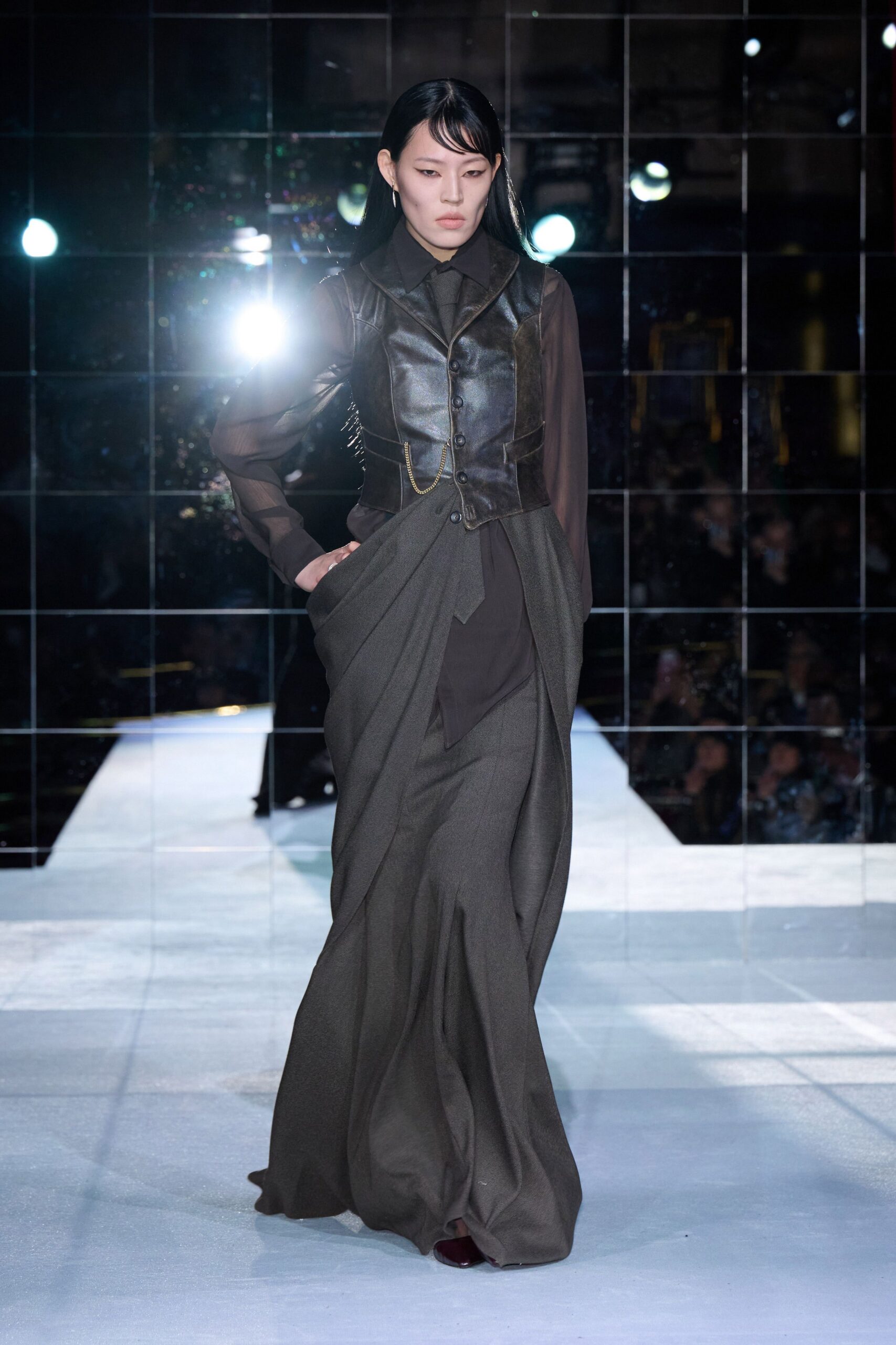 black leather sleeveless structured zippered vest