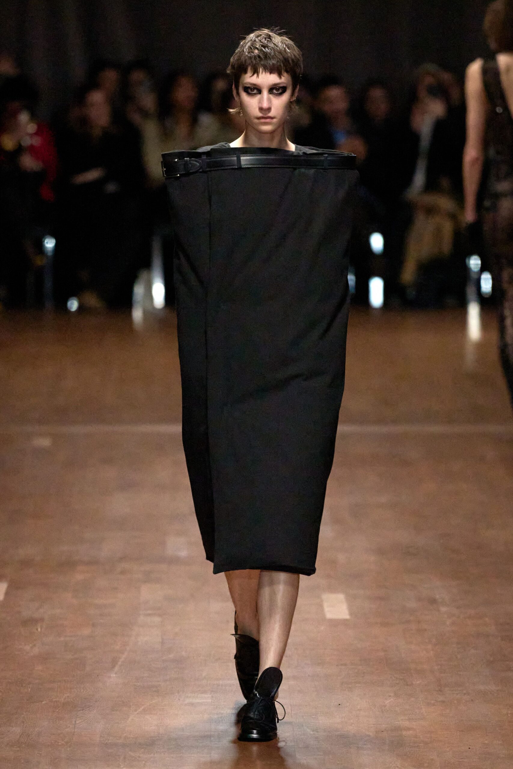black fitted midi dress with shoes