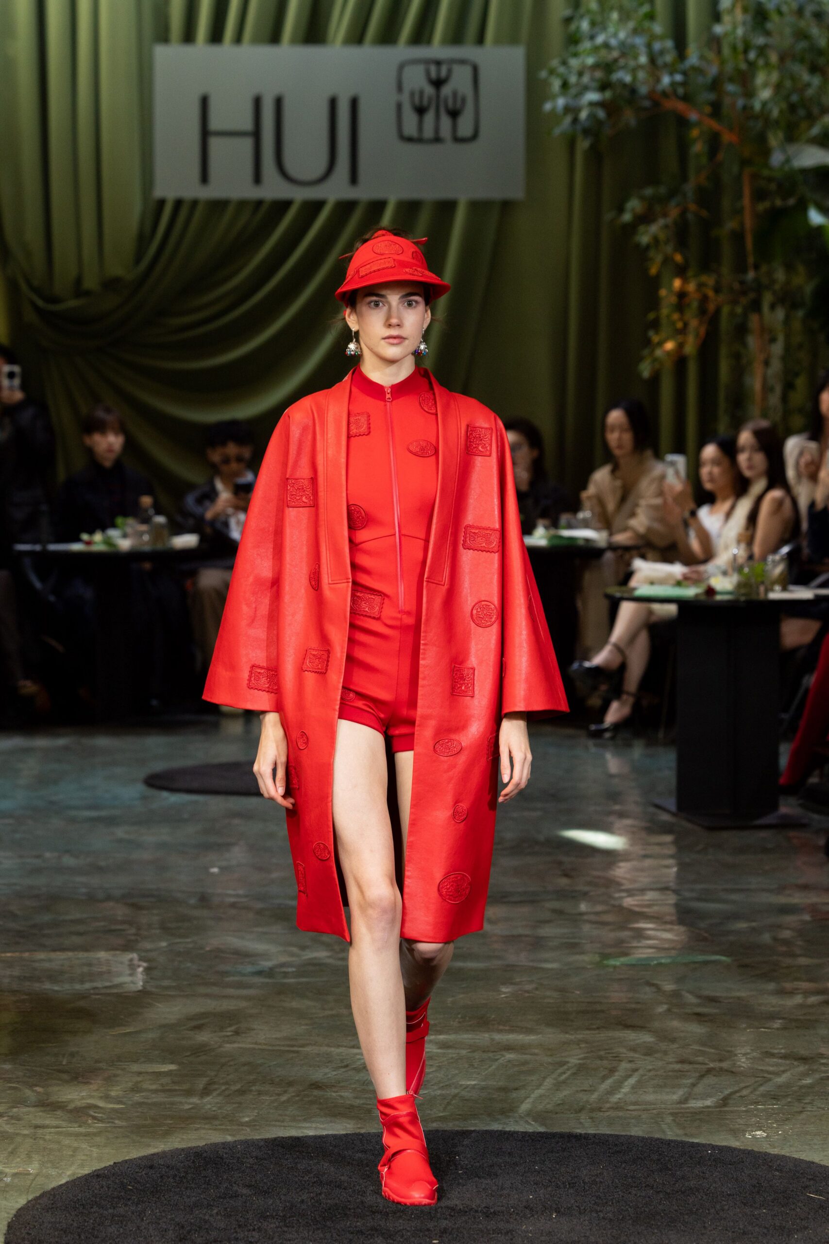 red silk fitted shoes