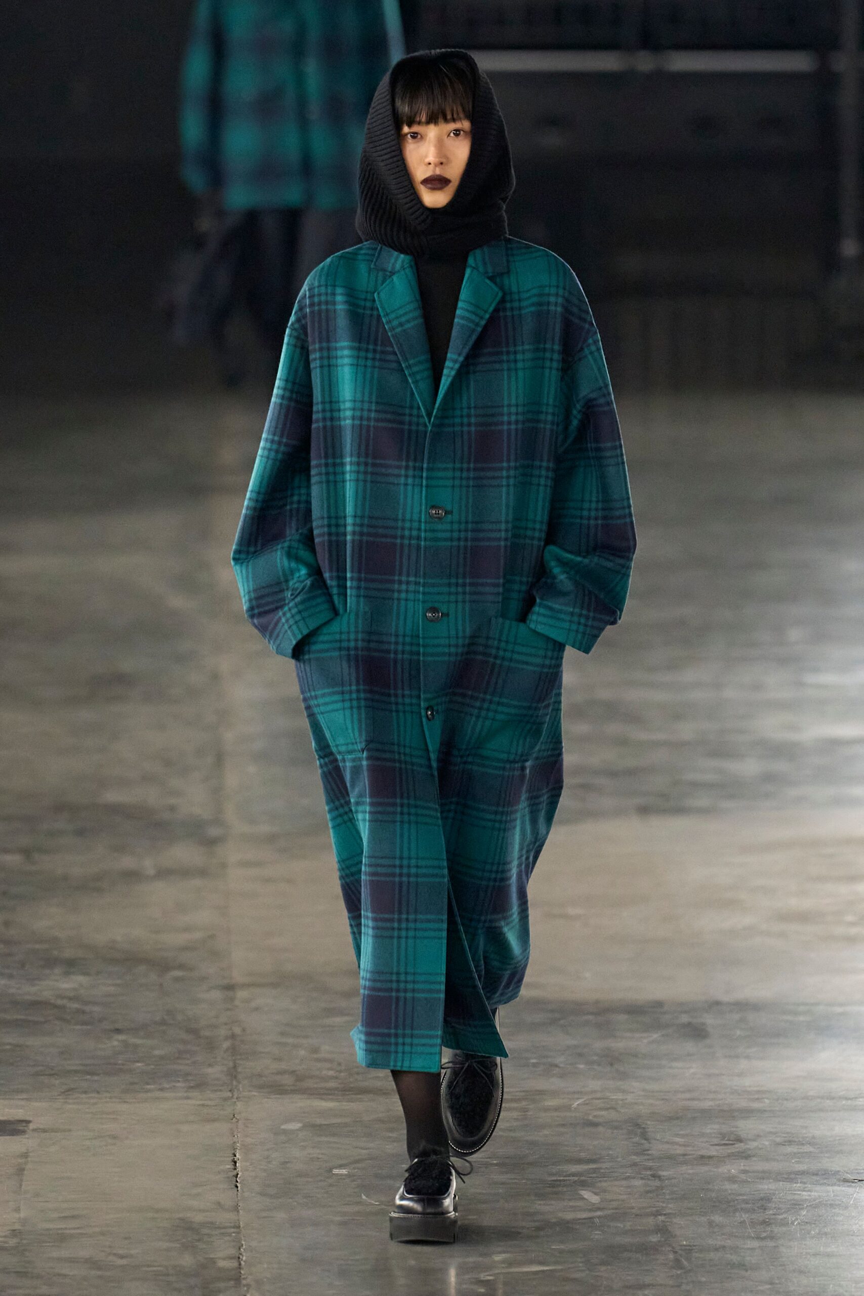 blue cotton long-sleeve collared oversized checked midi coat