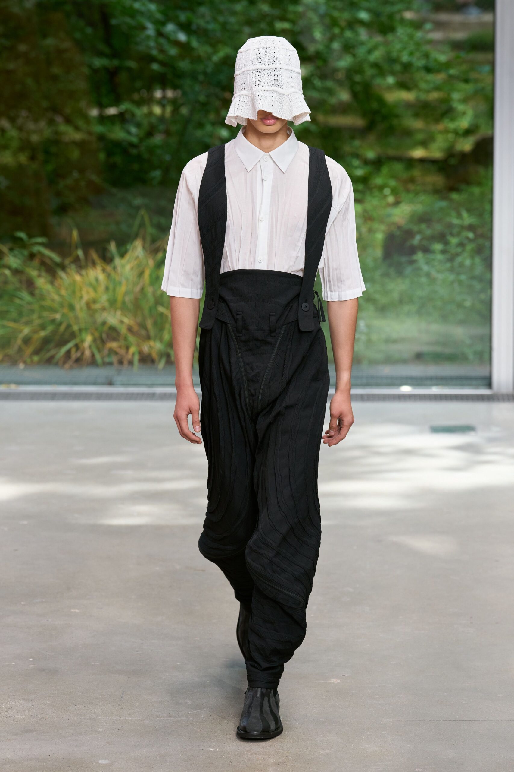 white shirt black pants outfit