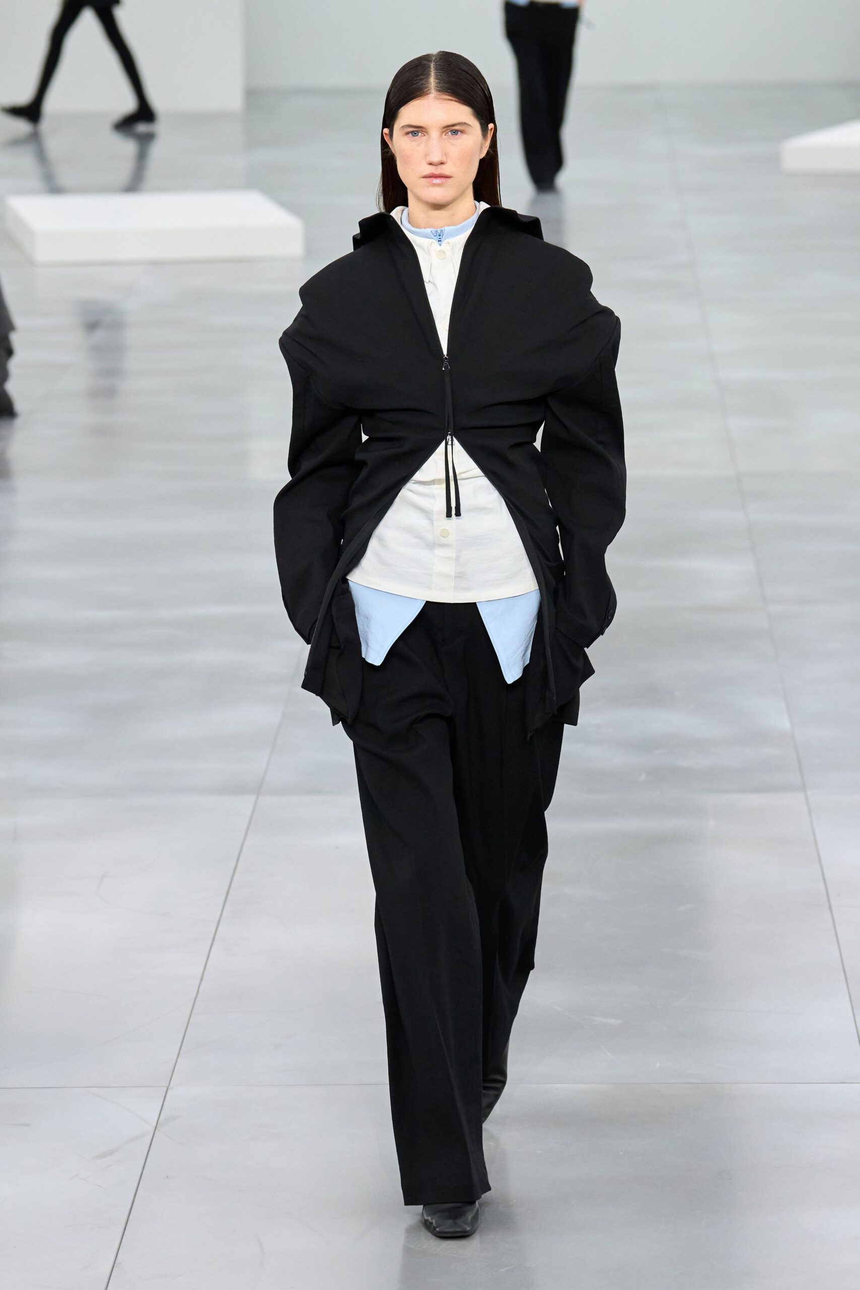 black cotton long-sleeve collared relaxed zippered draped jacket