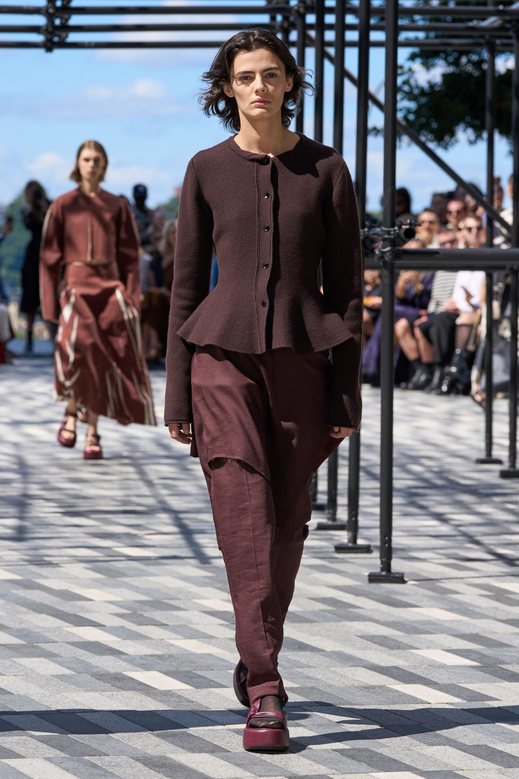 brown wool long-sleeve collared fitted buttoned jacket