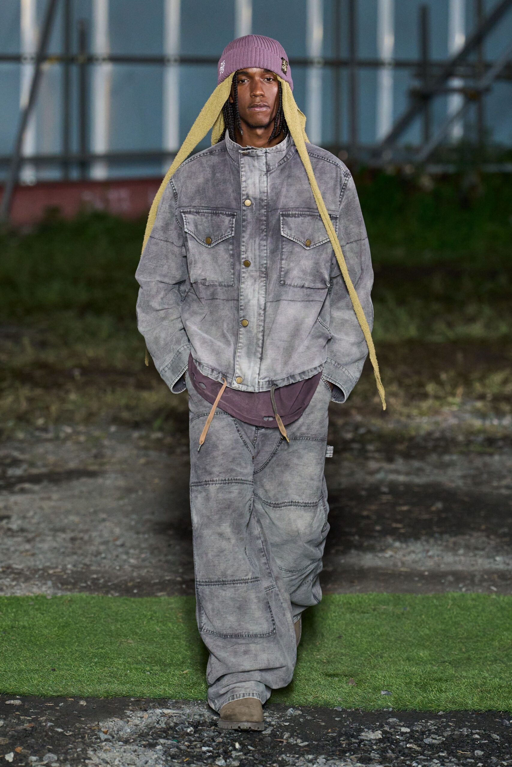 gray denim long-sleeve collared relaxed buttoned jacket