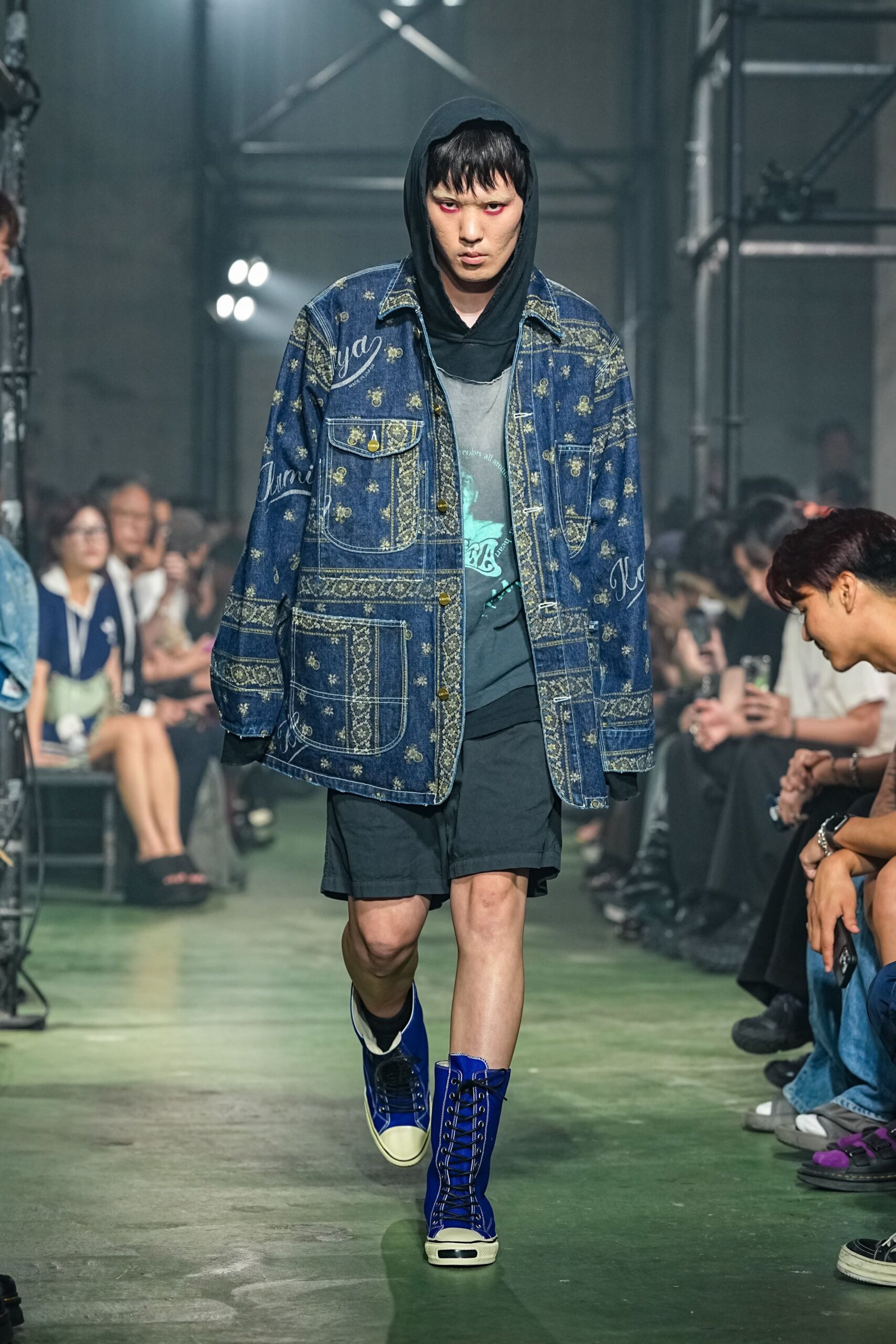 blue denim long-sleeve collared relaxed printed jacket