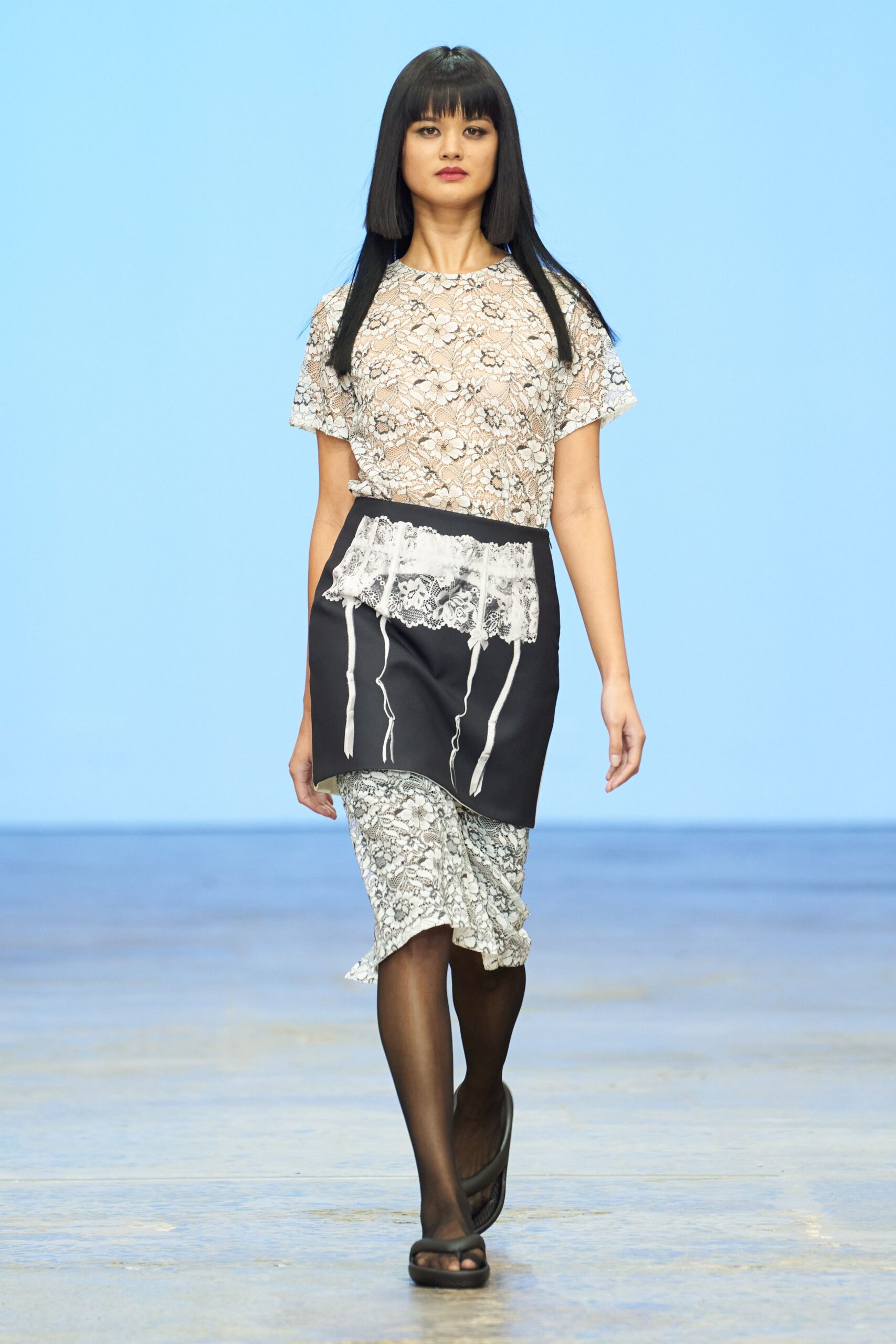beige lace short-sleeve high-neck fitted embroidered top