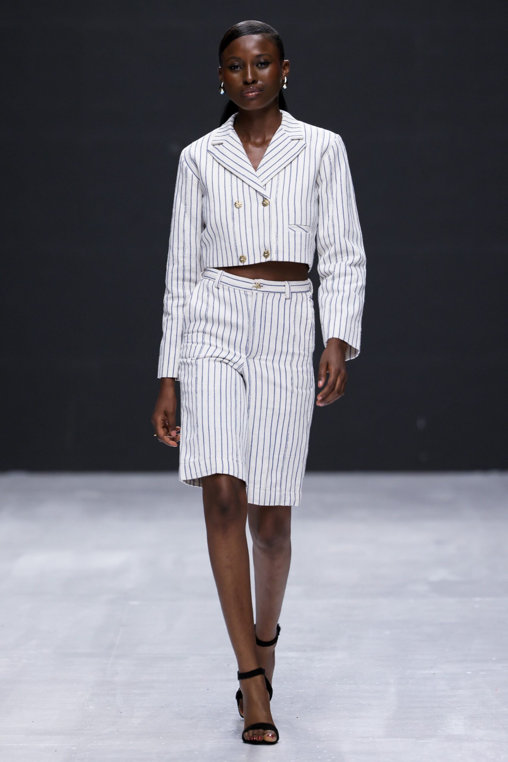 white cotton long-sleeve collared fitted striped buttoned blazer