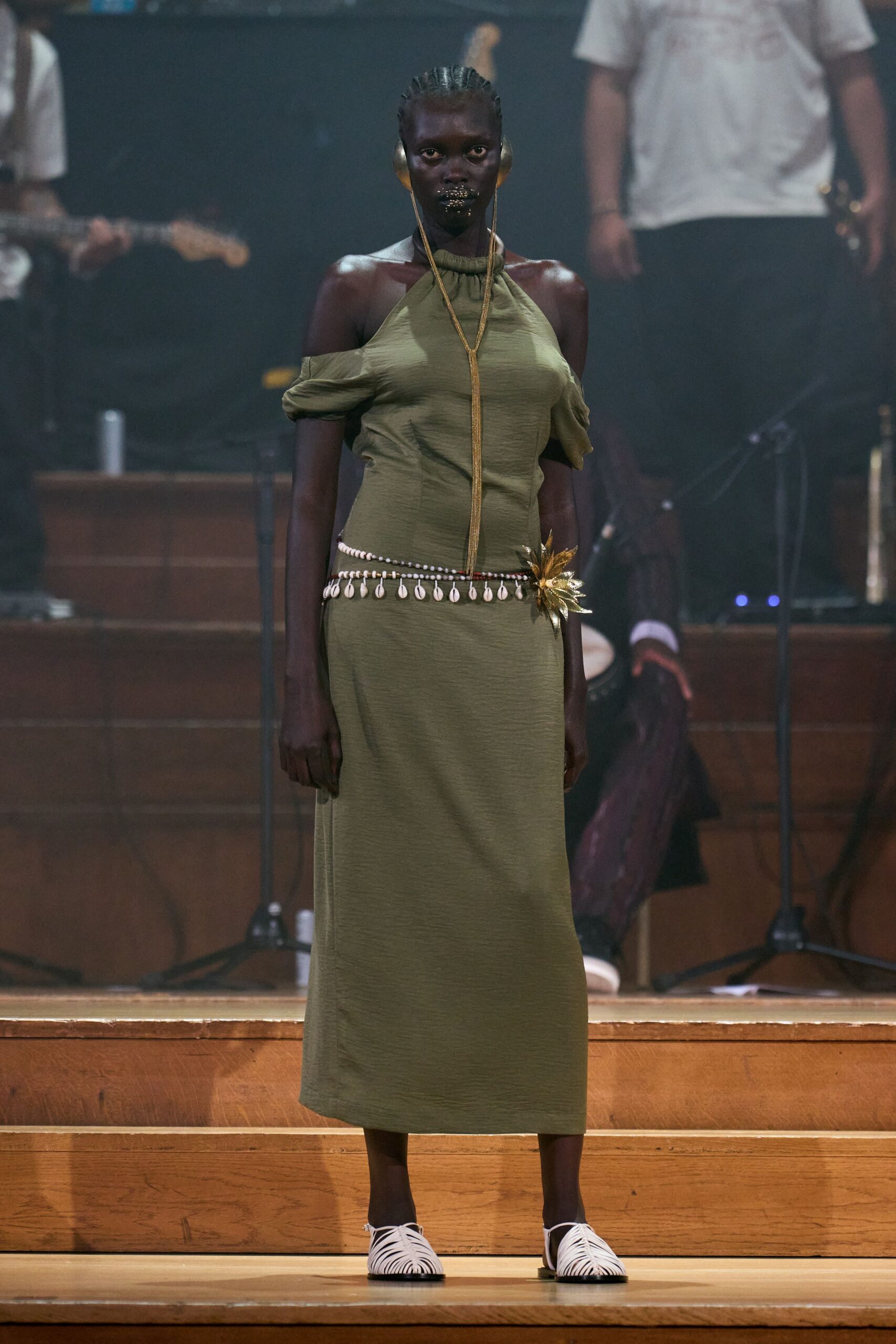 green cotton off-shoulder long-sleeve fitted tiered midi dress