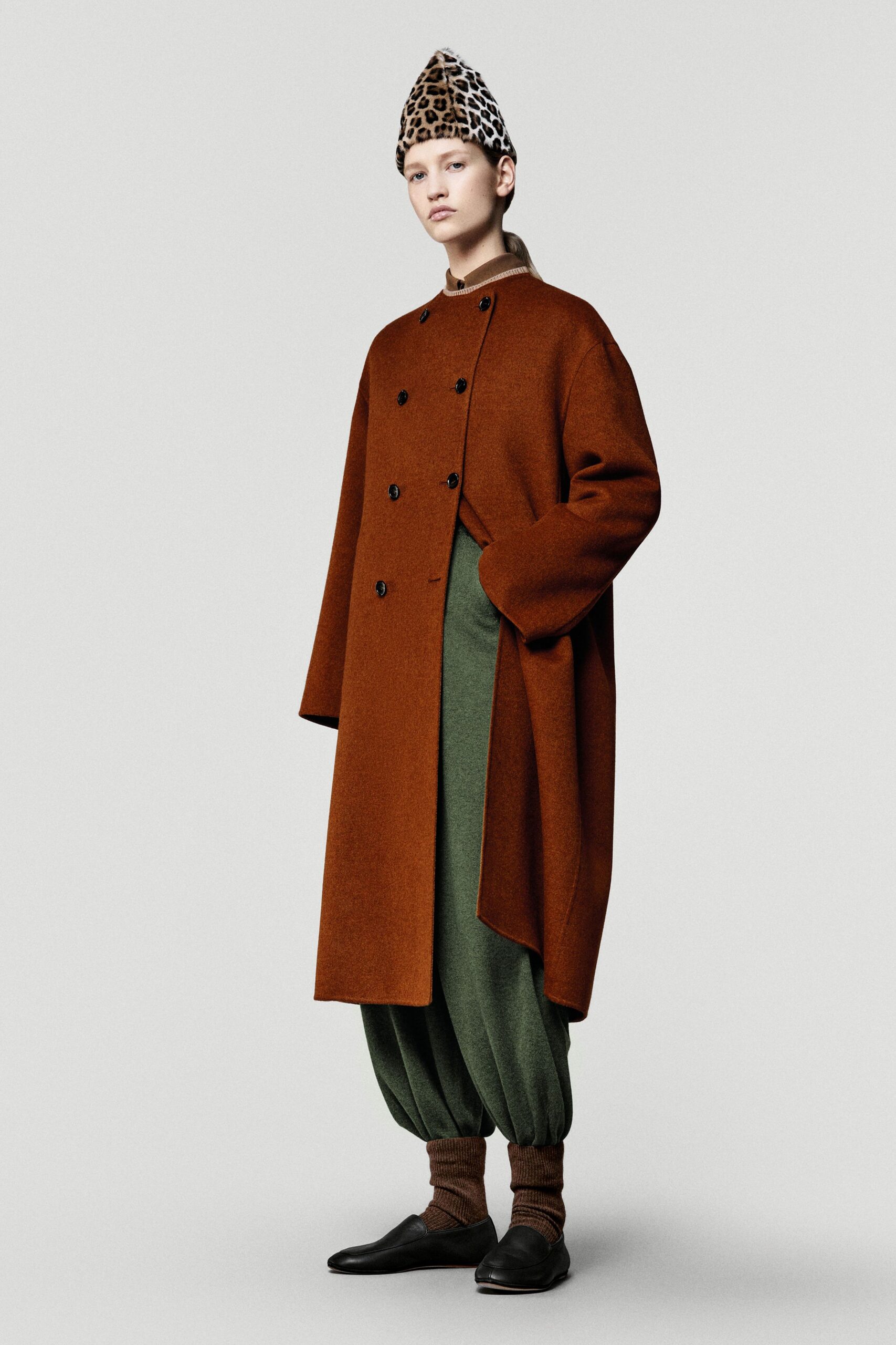 green wool relaxed pleated pants