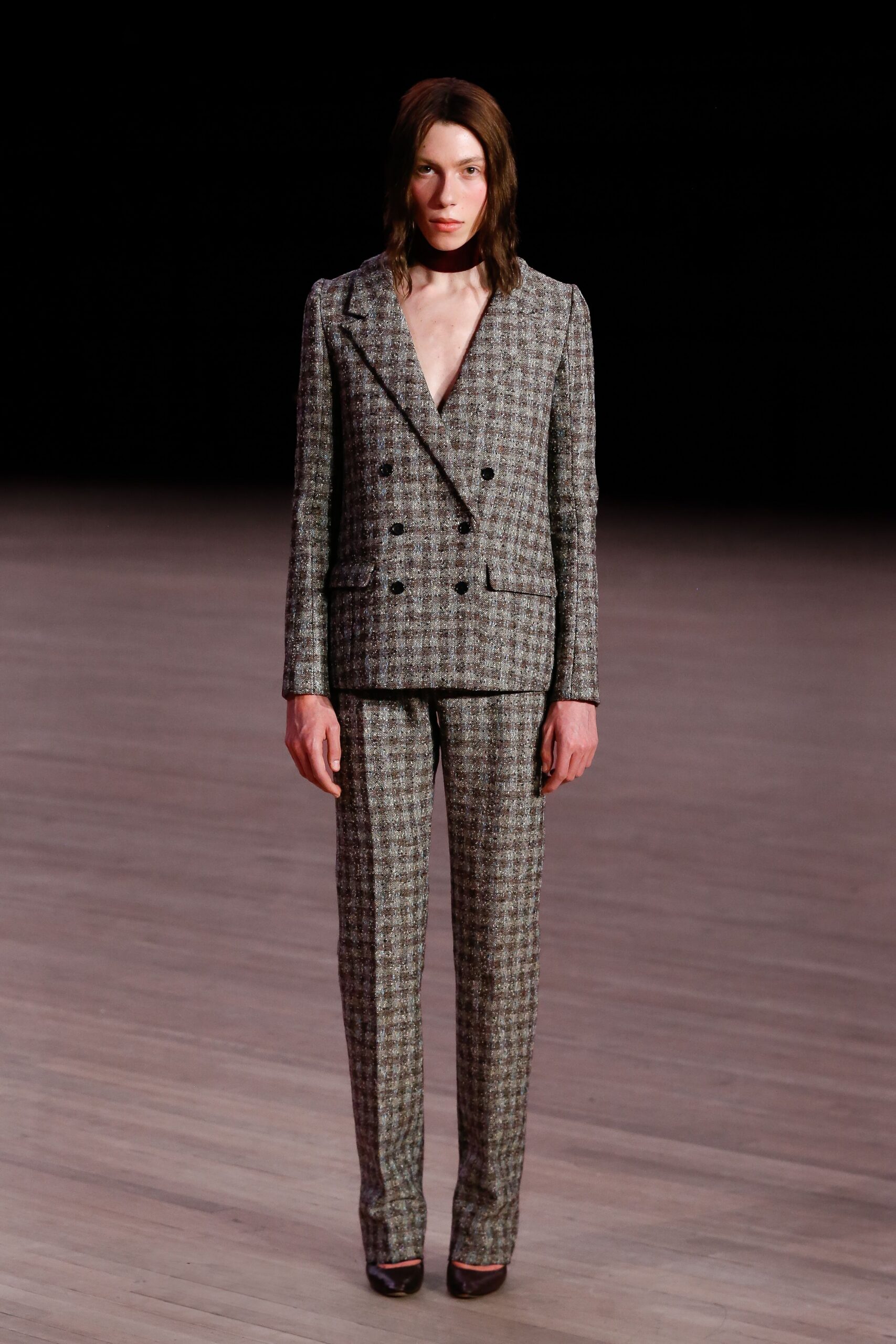 gray wool long-sleeve v-neck tailored checked suit