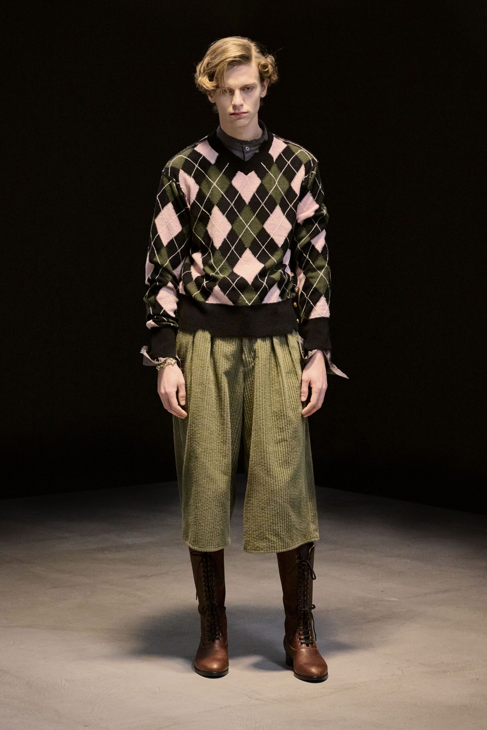 pink wool long-sleeve collared fitted sweater
