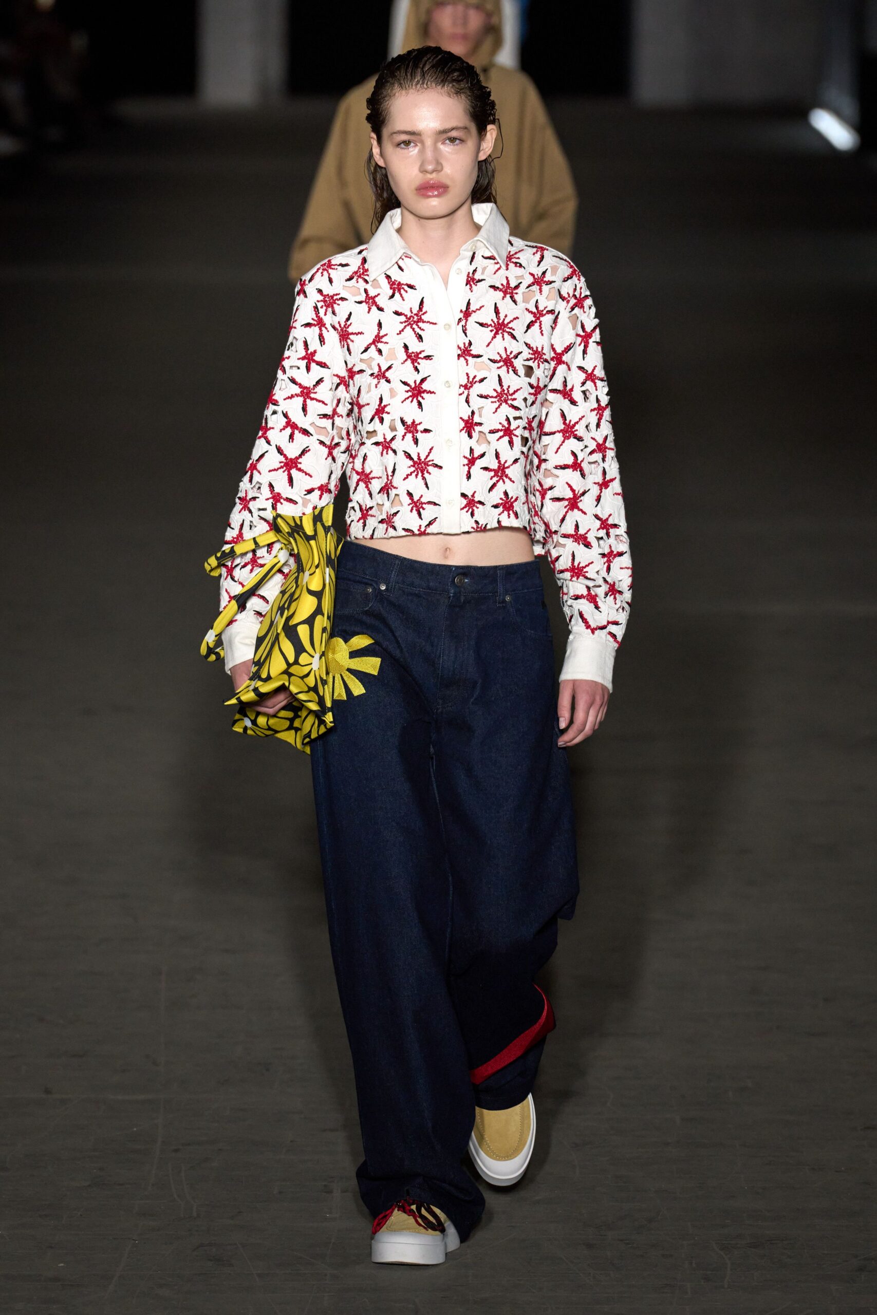 white cotton long-sleeve collared fitted embroidered cropped shirt