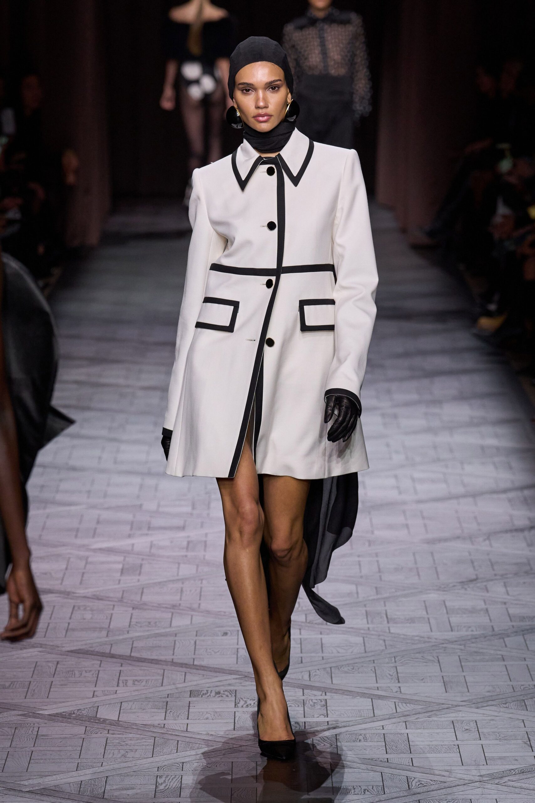 white wool long-sleeve collared fitted buttoned pockets coat