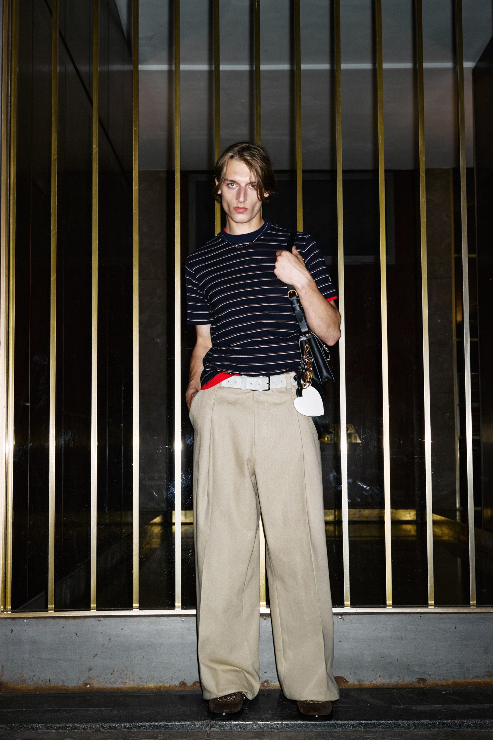 black short-sleeve collared relaxed striped t-shirt