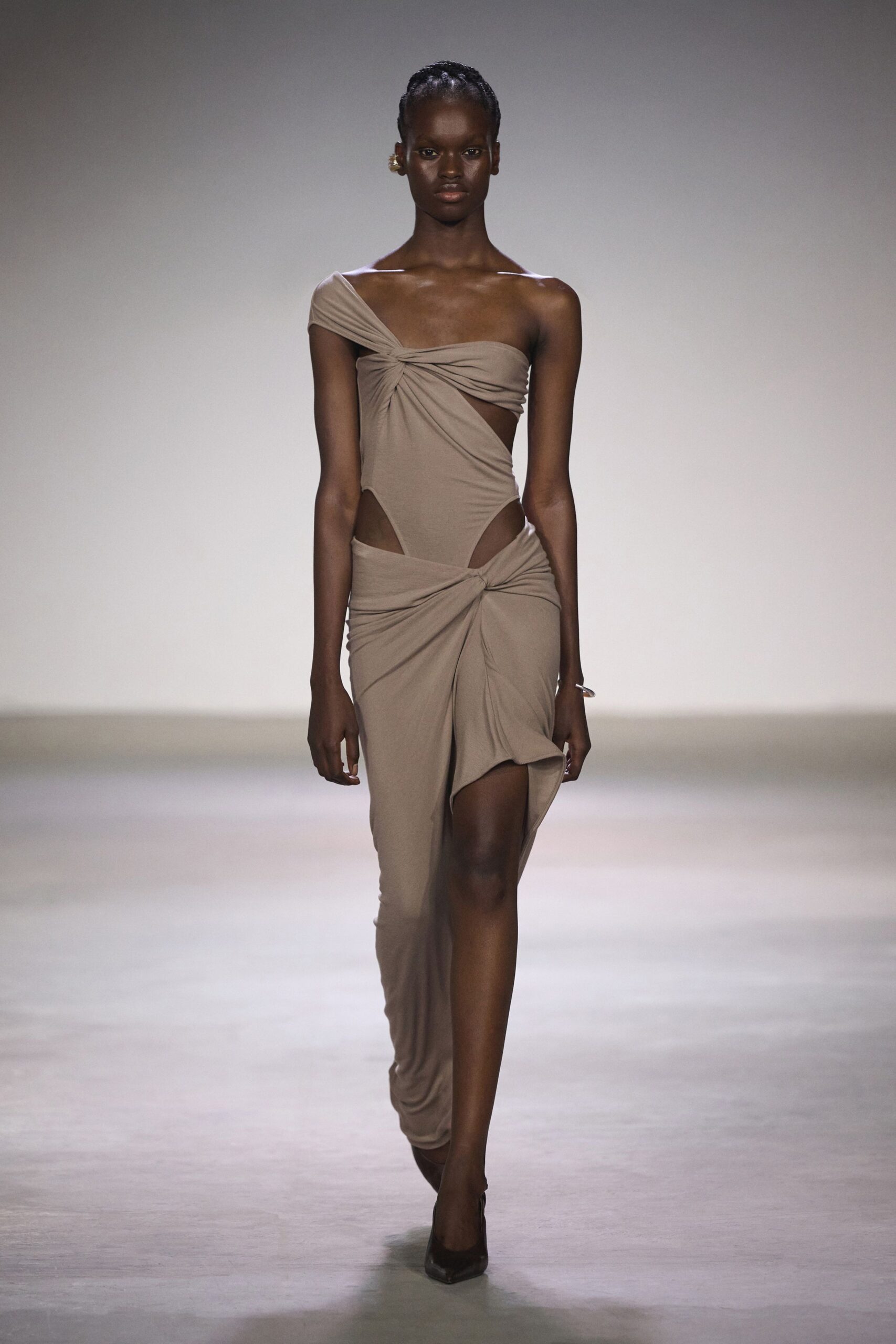 beige fitted sleeveless dress