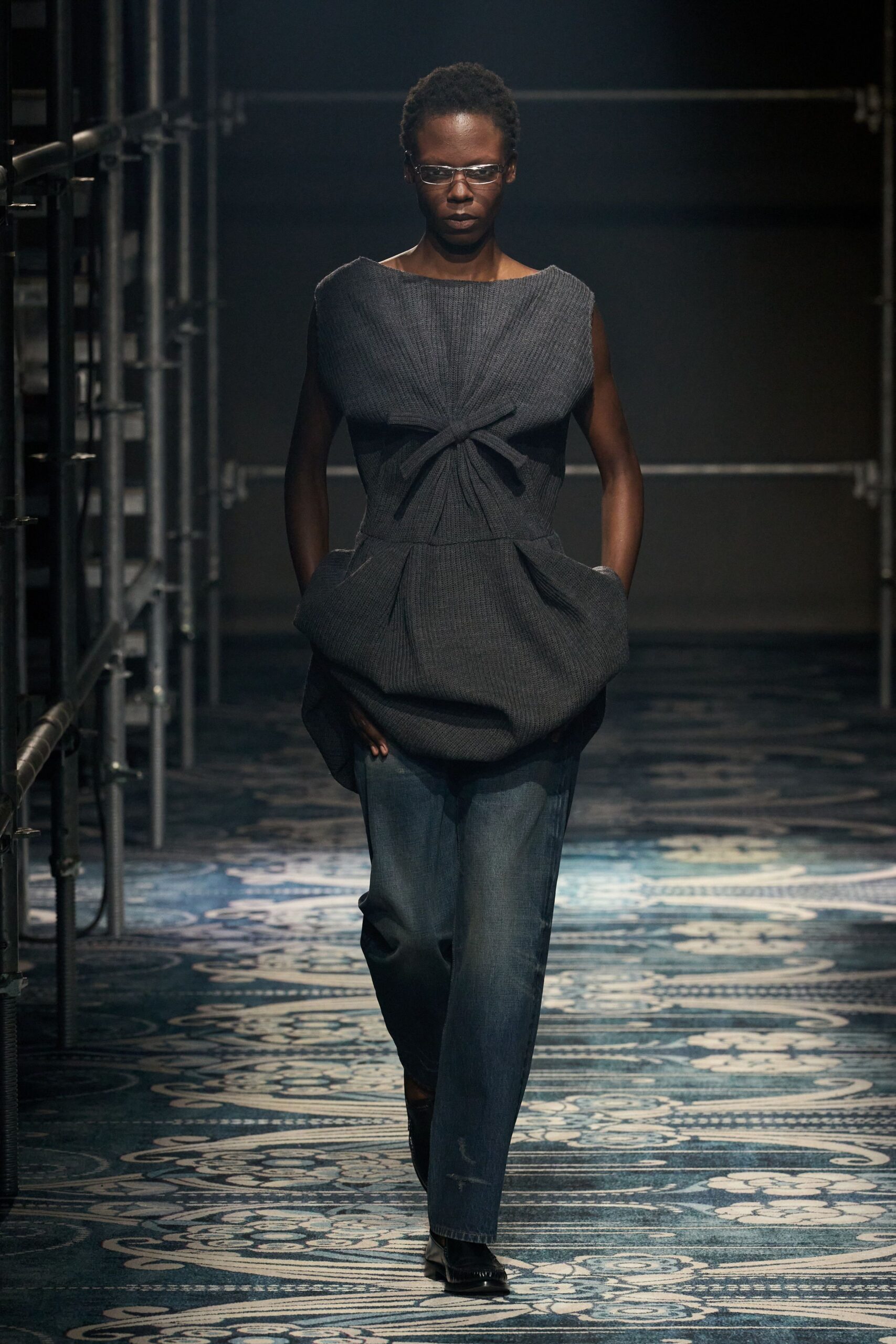 gray cotton sleeveless v-neck relaxed pleated top
