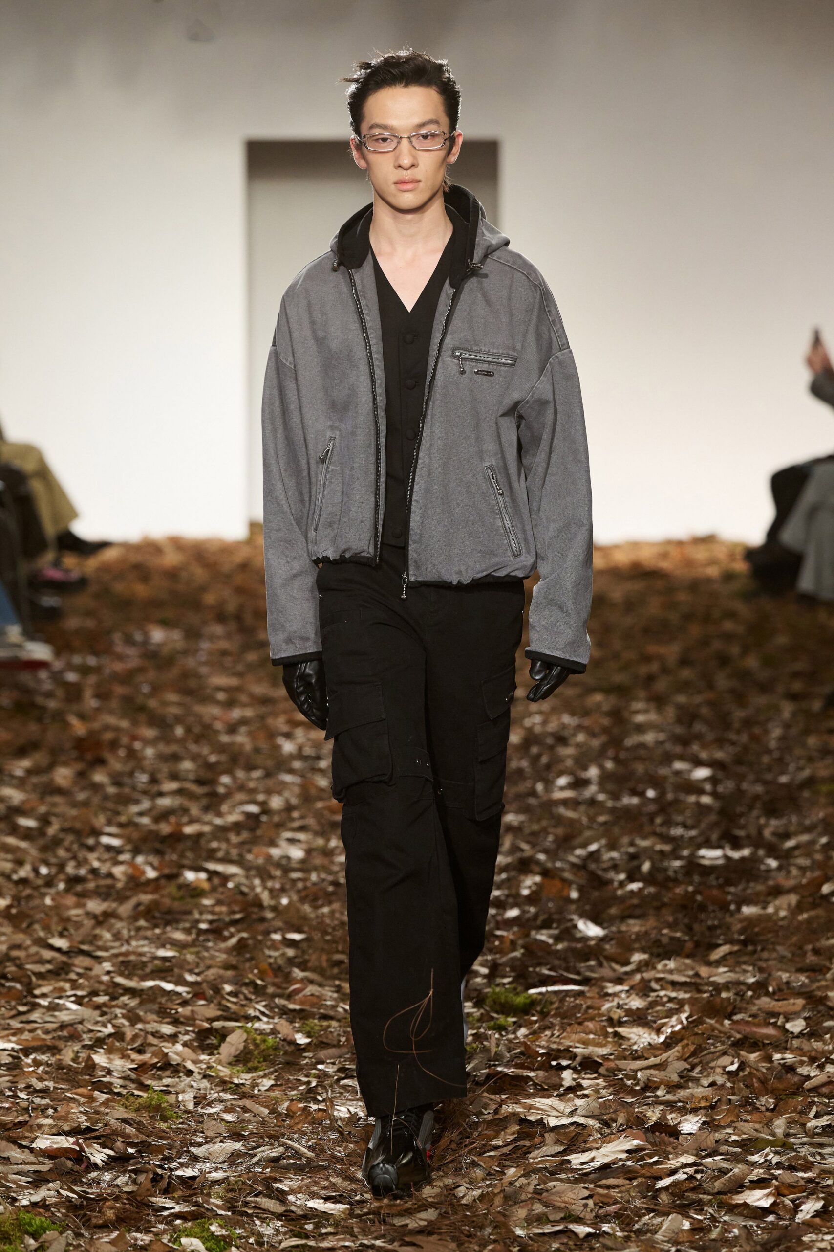 black cotton relaxed cargo pants