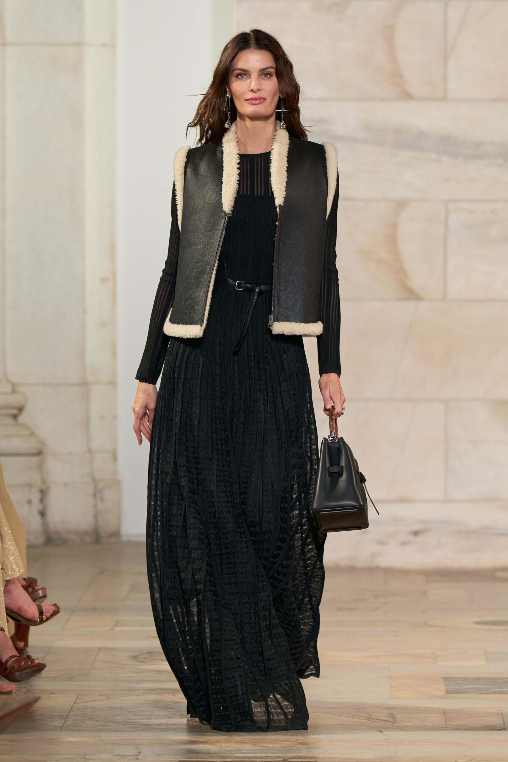 black leather sleeveless fitted zippered vest