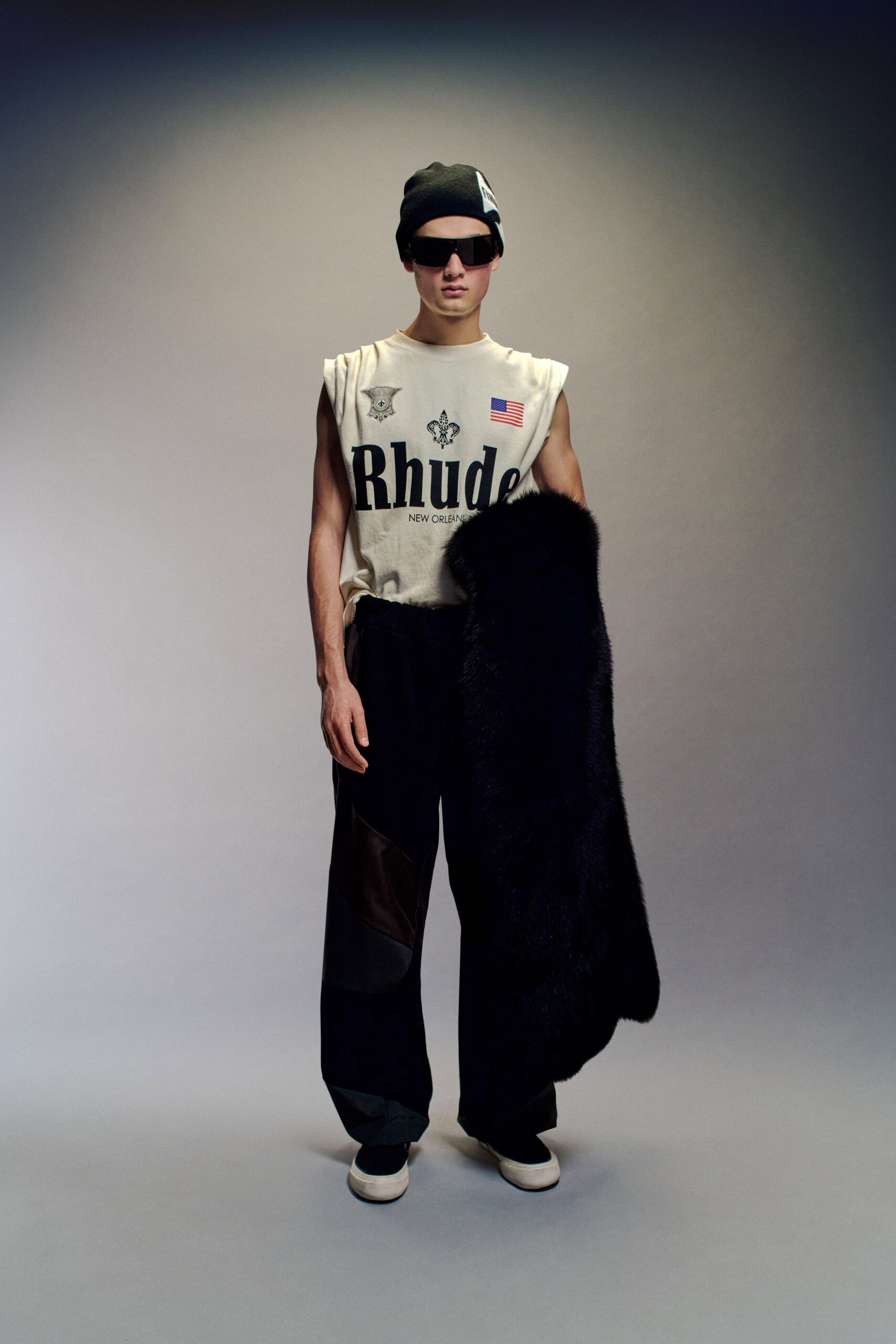 beige relaxed t-shirt with black pants