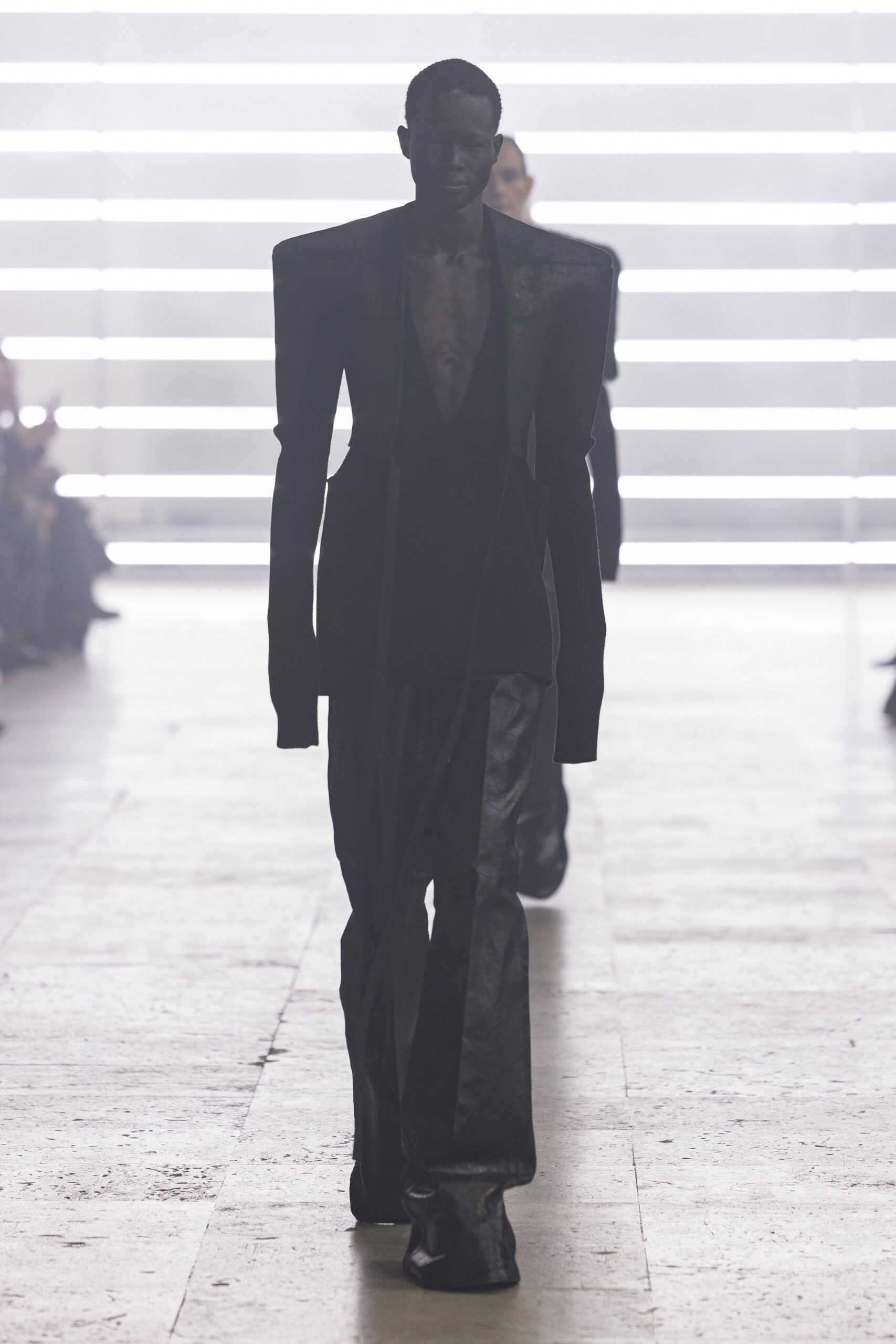 black leather long-sleeve v-neck fitted structured jacket