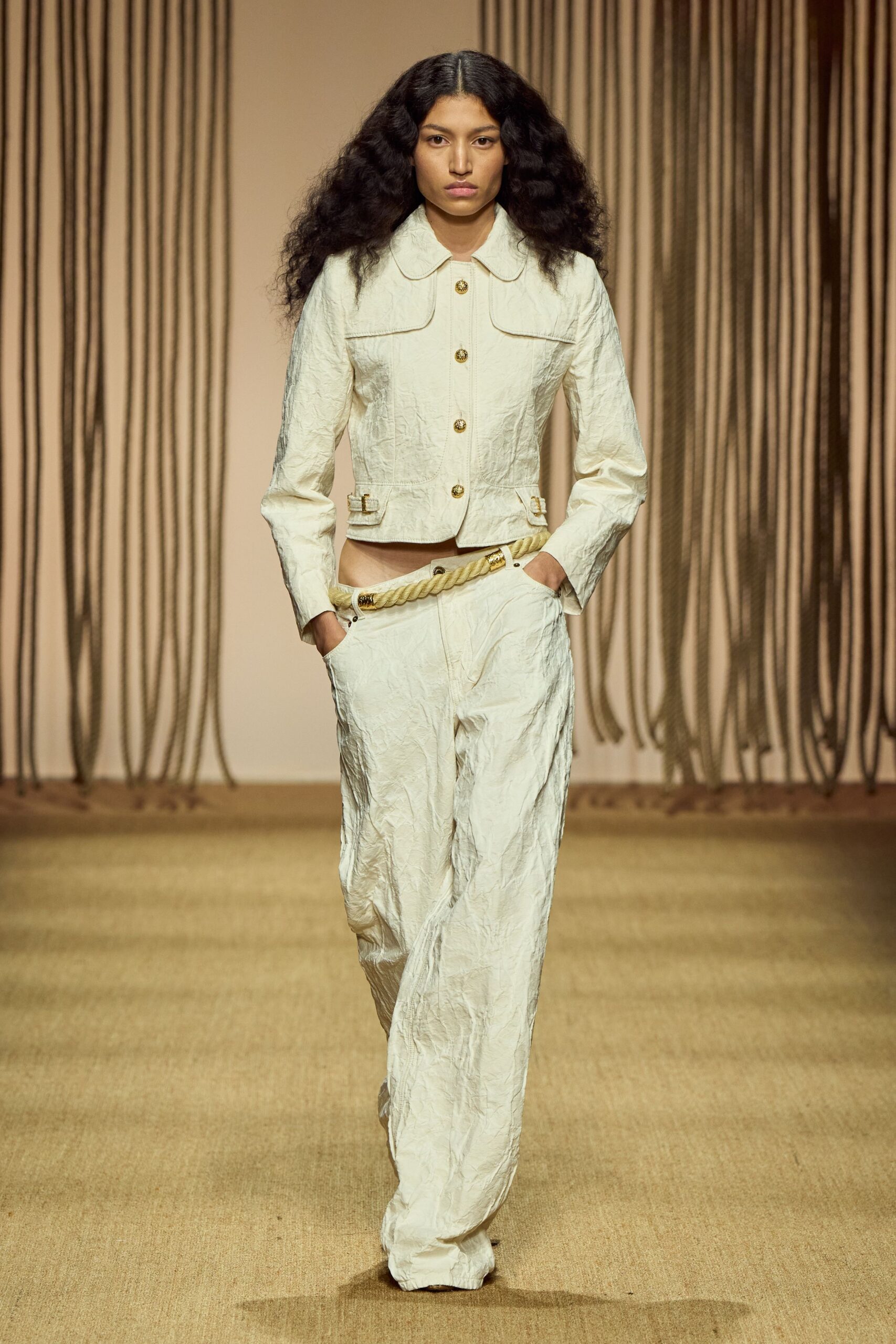 beige cotton long-sleeve collared fitted buttoned cropped jacket
