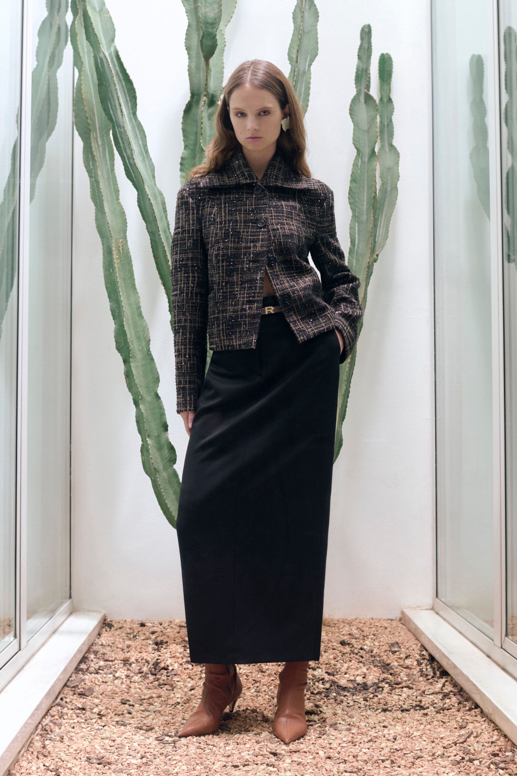 black tweed long-sleeve collared structured buttoned jacket