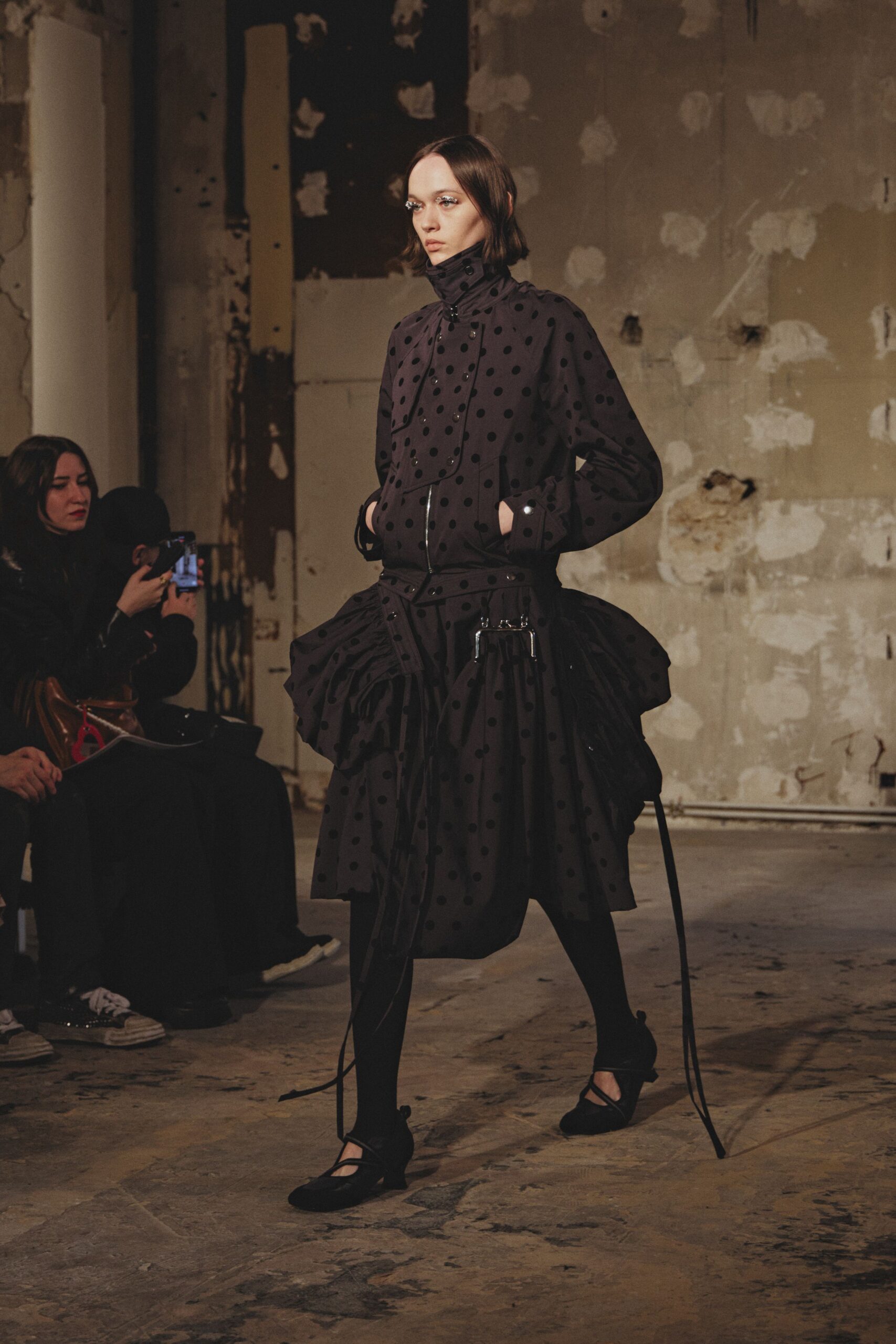 black cotton long-sleeve collared fitted polka-dot jacket