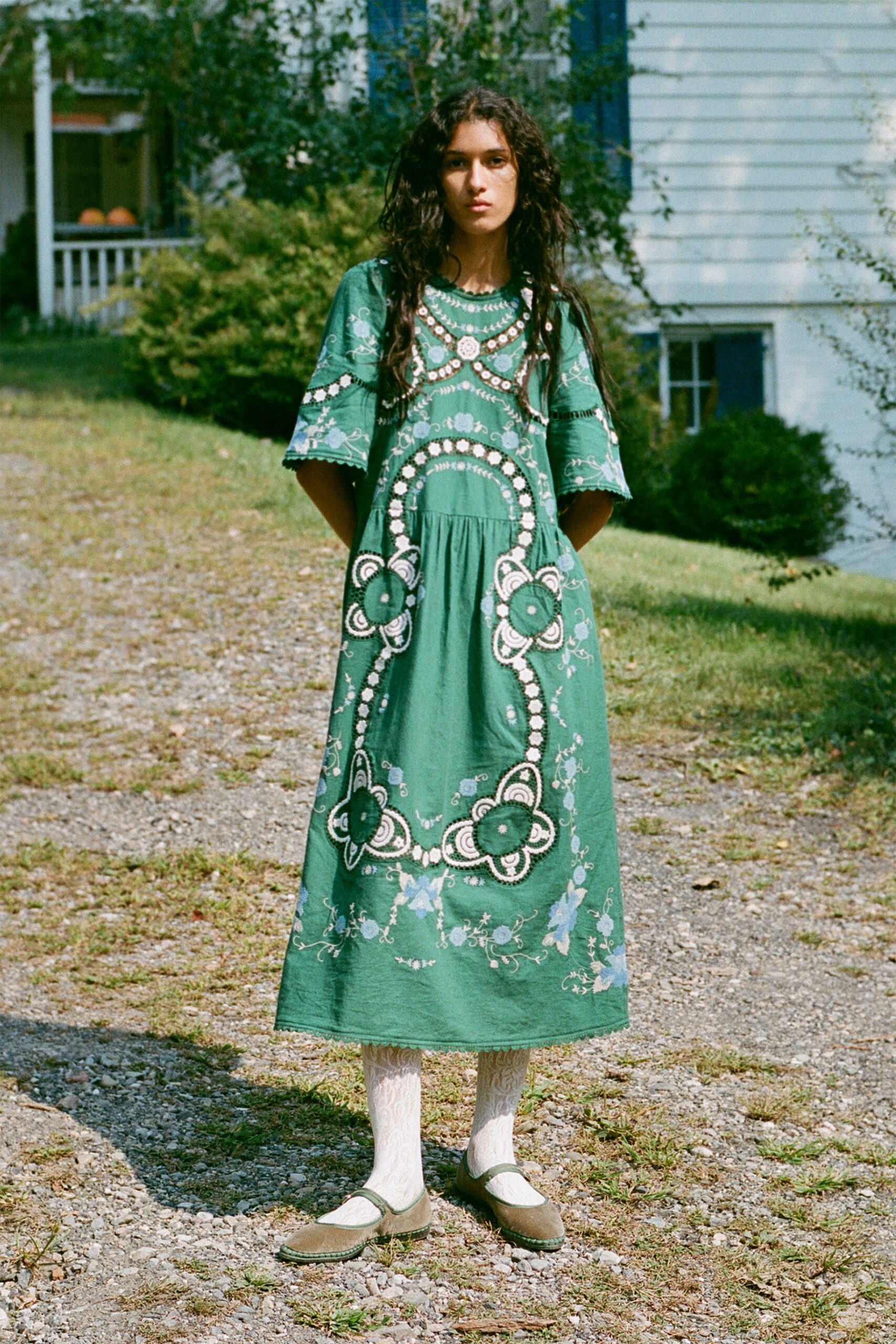 green cotton short-sleeve collared relaxed embroidered tiered dress