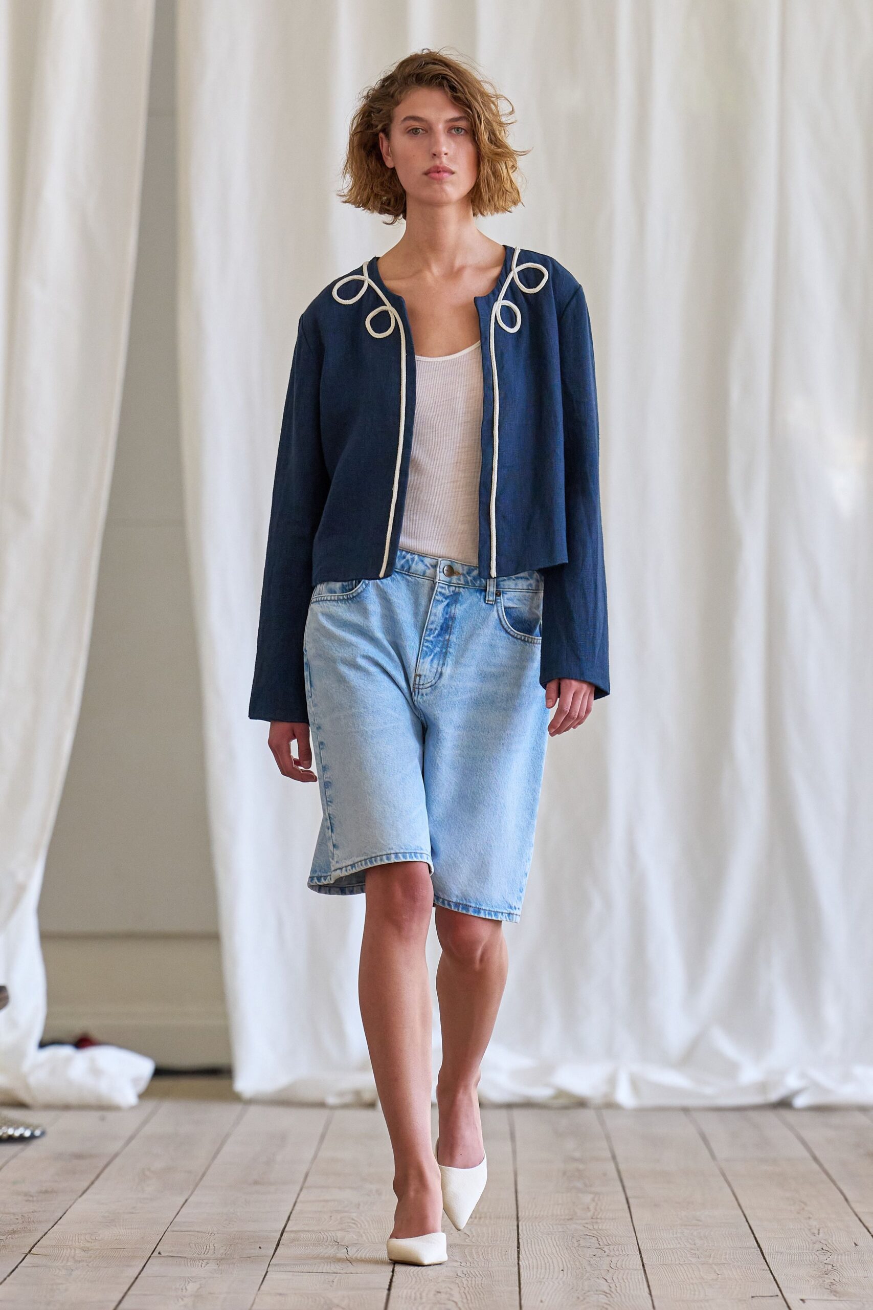 blue denim short-sleeve collared relaxed buttoned jacket