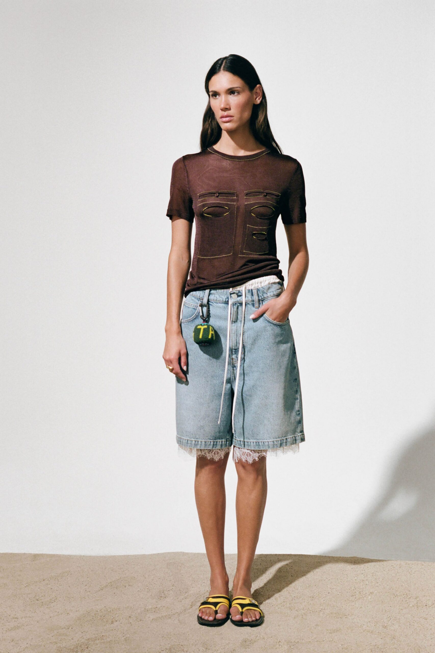 brown cotton short-sleeve collared fitted printed t-shirt