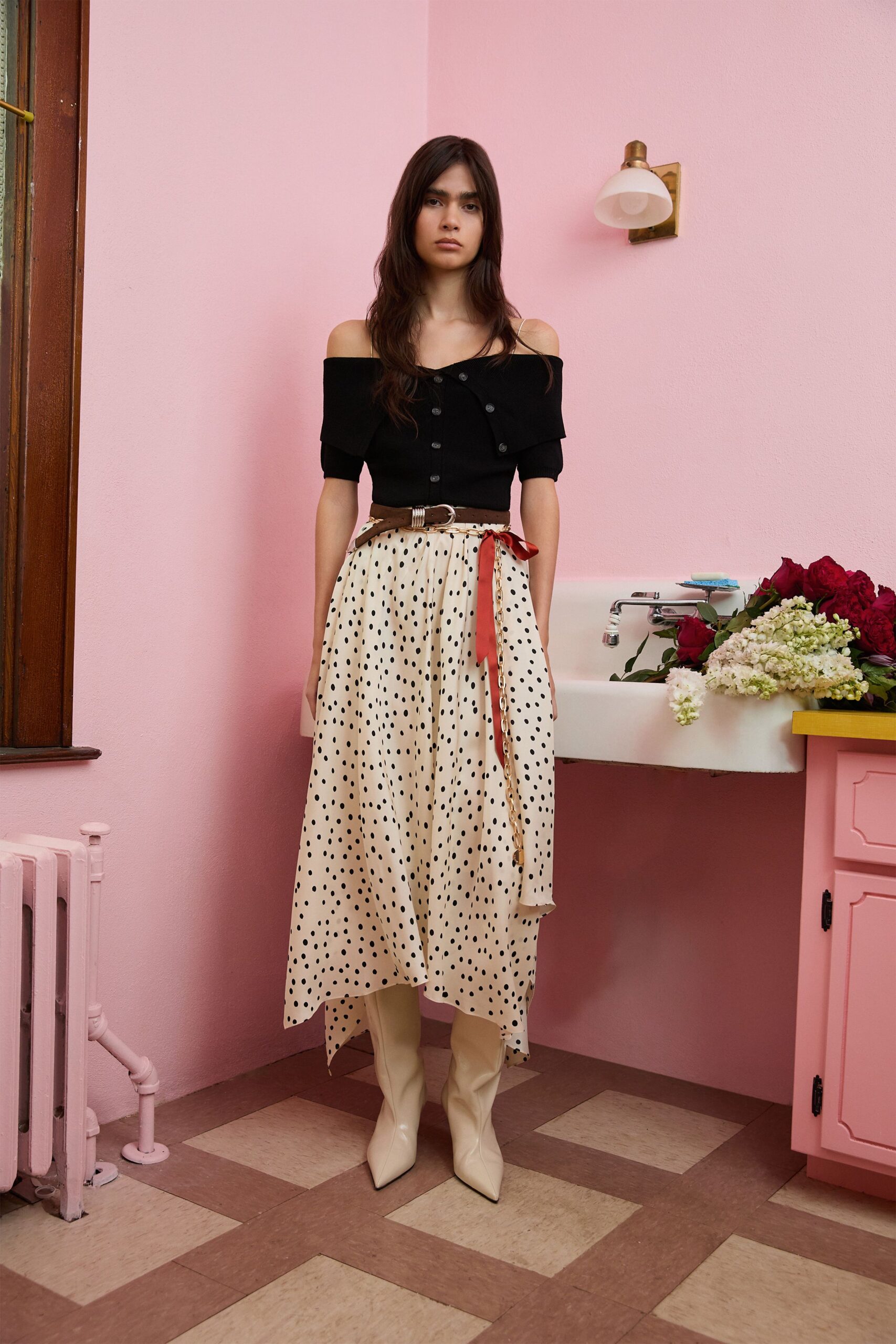 black short-sleeve off-shoulder fitted buttoned top