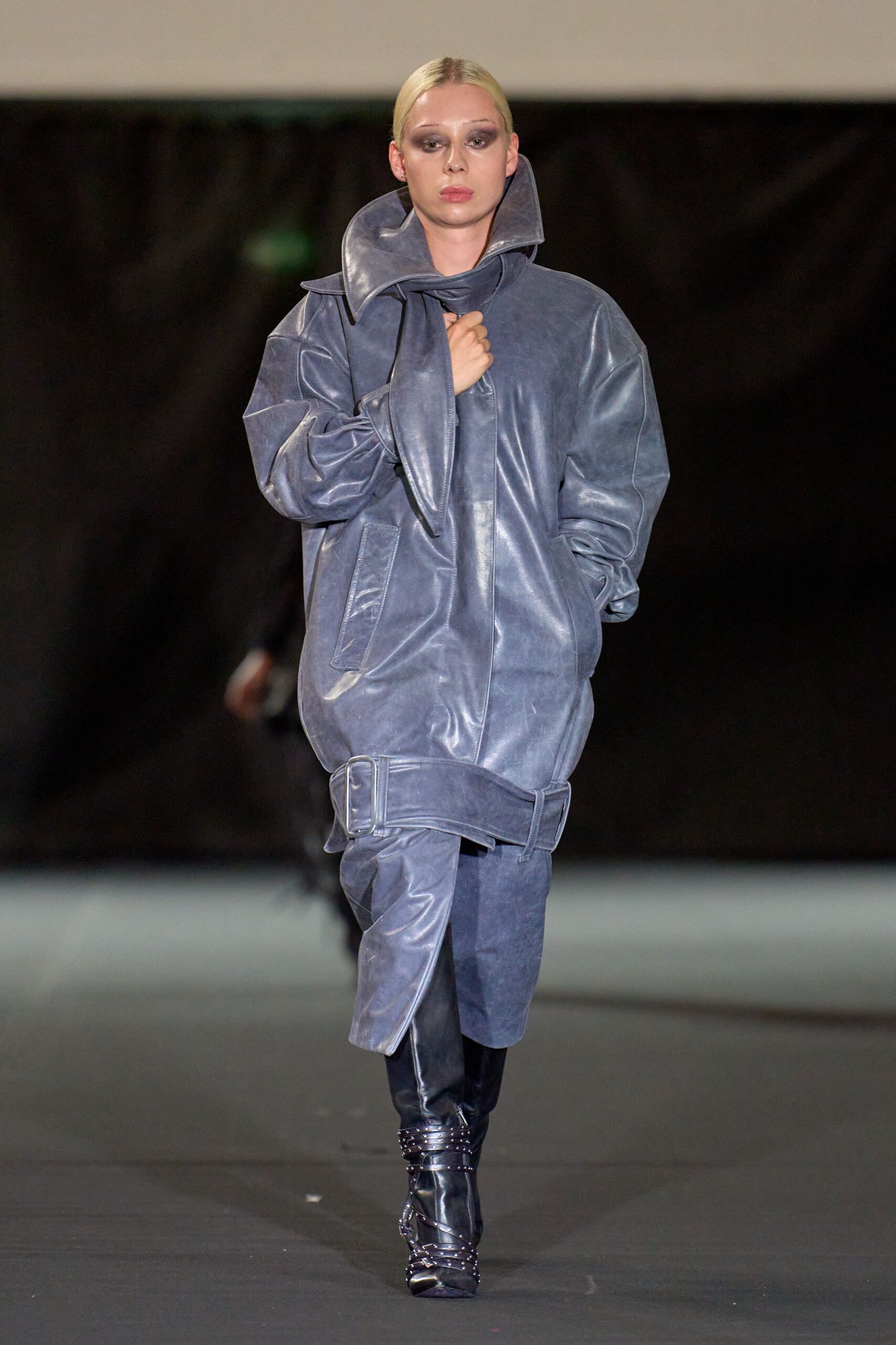 gray leather long-sleeve collared oversized zippered coat