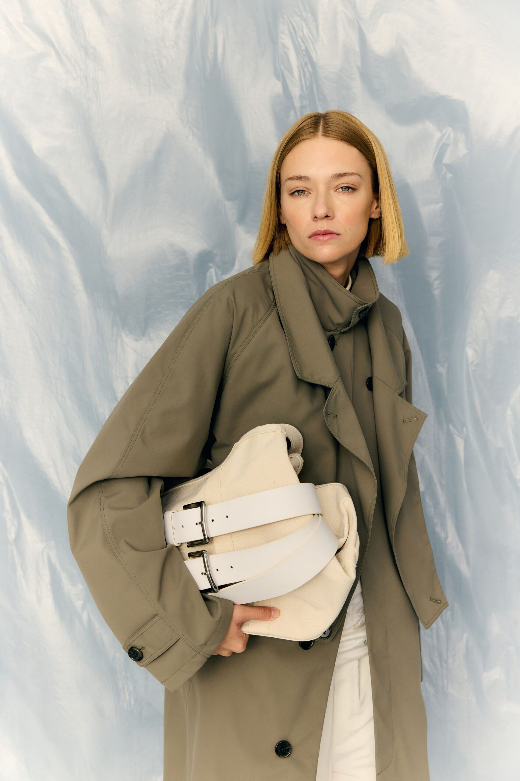beige zippered bag