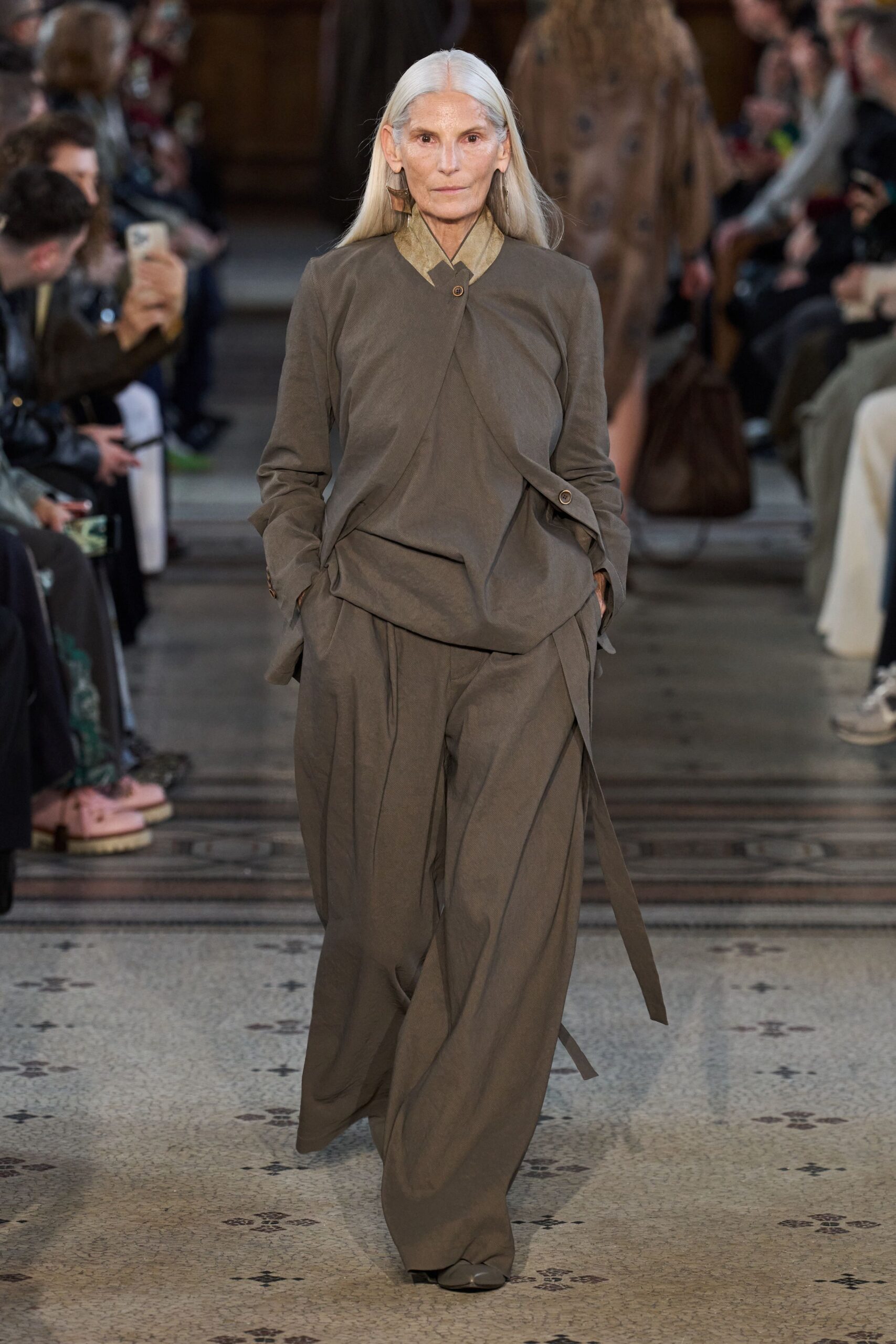 brown cotton long-sleeve collared relaxed buttoned jacket