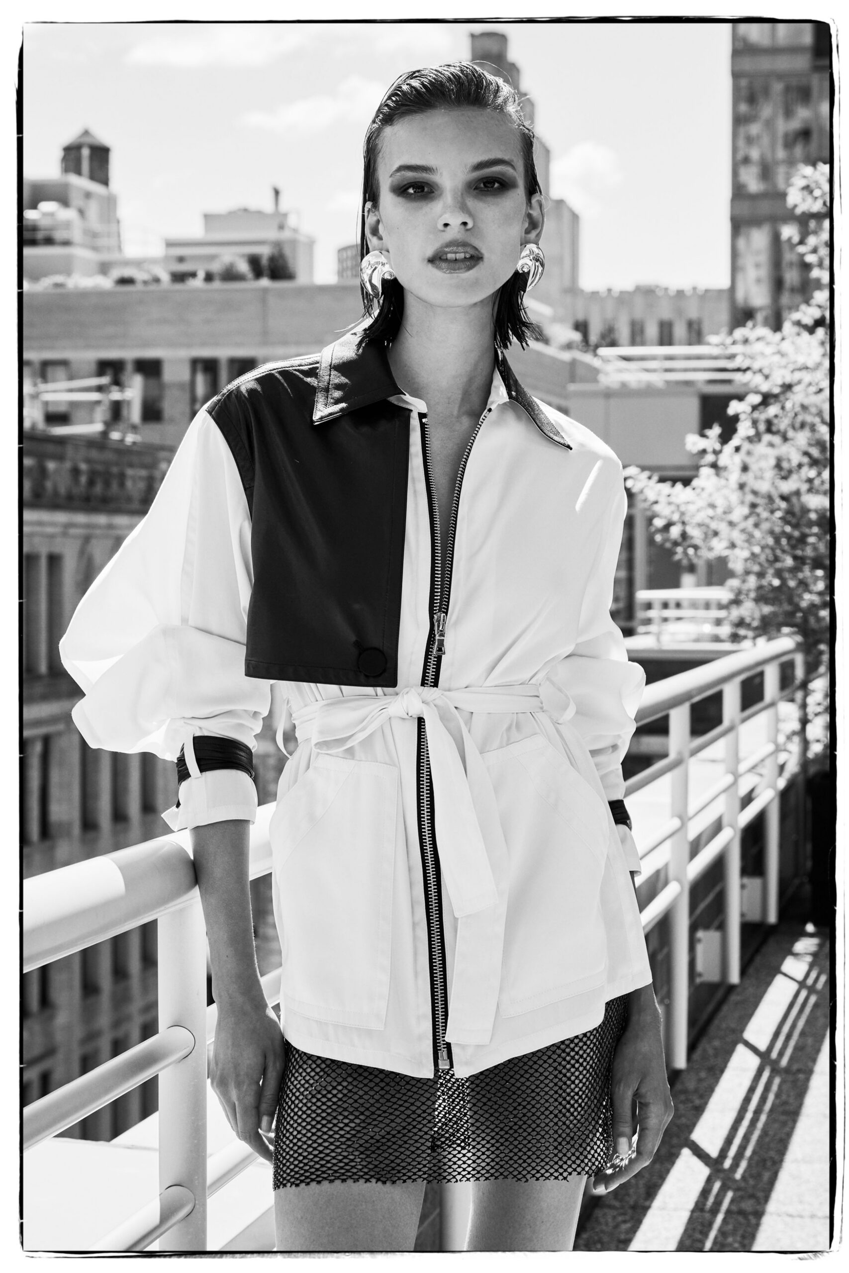 black cotton long-sleeve collared relaxed zippered color-blocked jacket