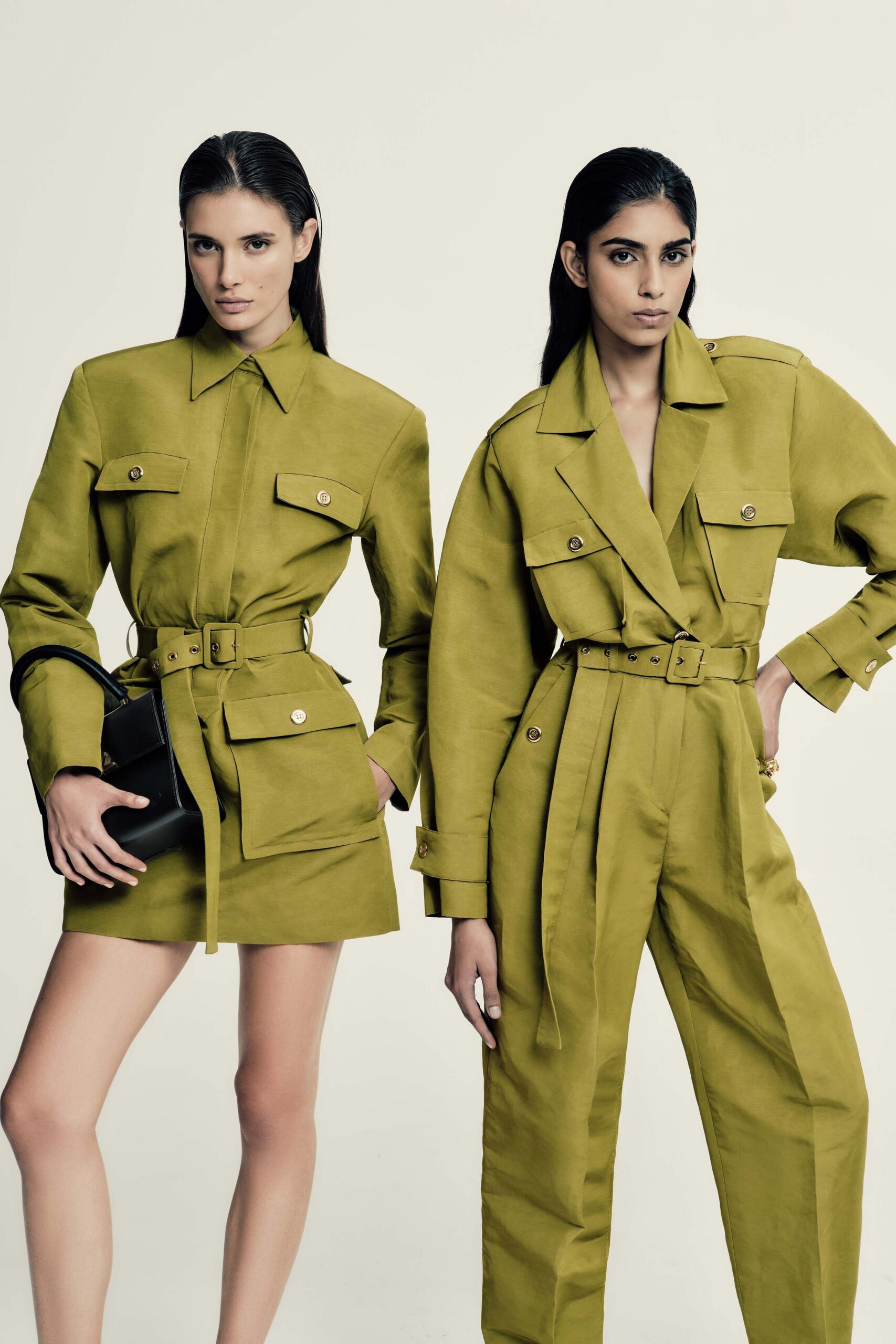 green cotton long-sleeve collared fitted buttoned belted jacket