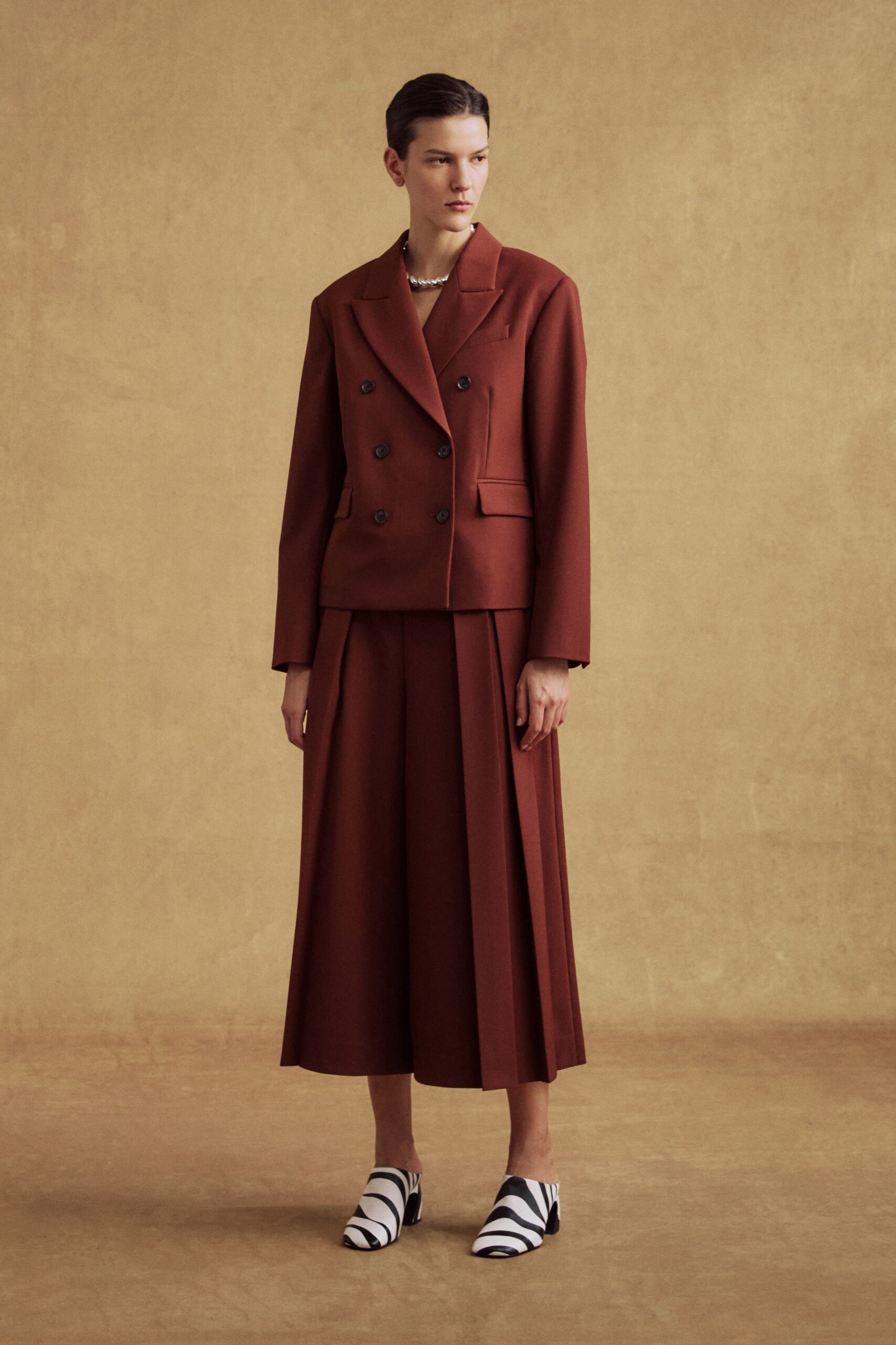 brown wool long-sleeve collared tailored pleated blazer