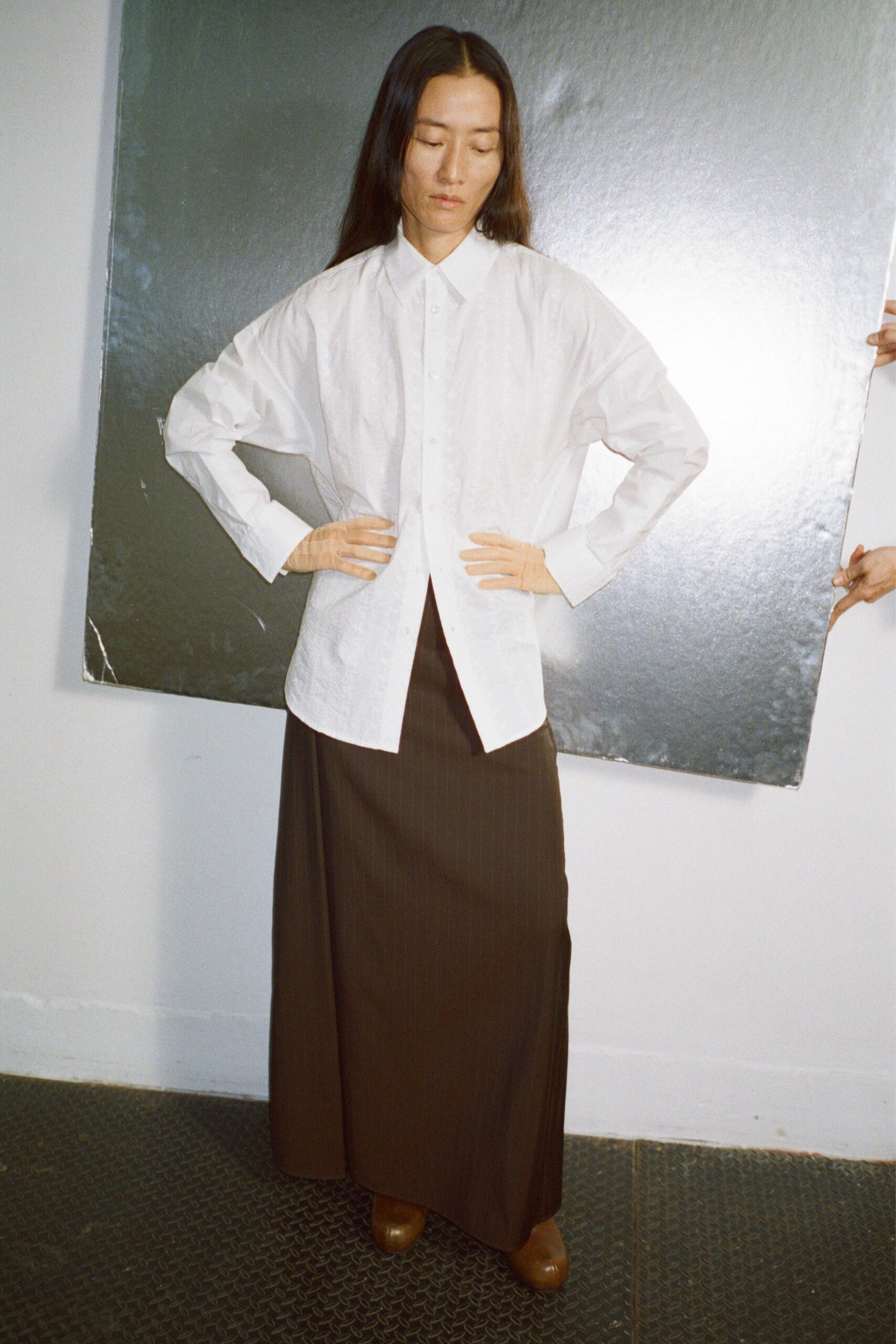 brown cotton fitted pleated maxi skirt